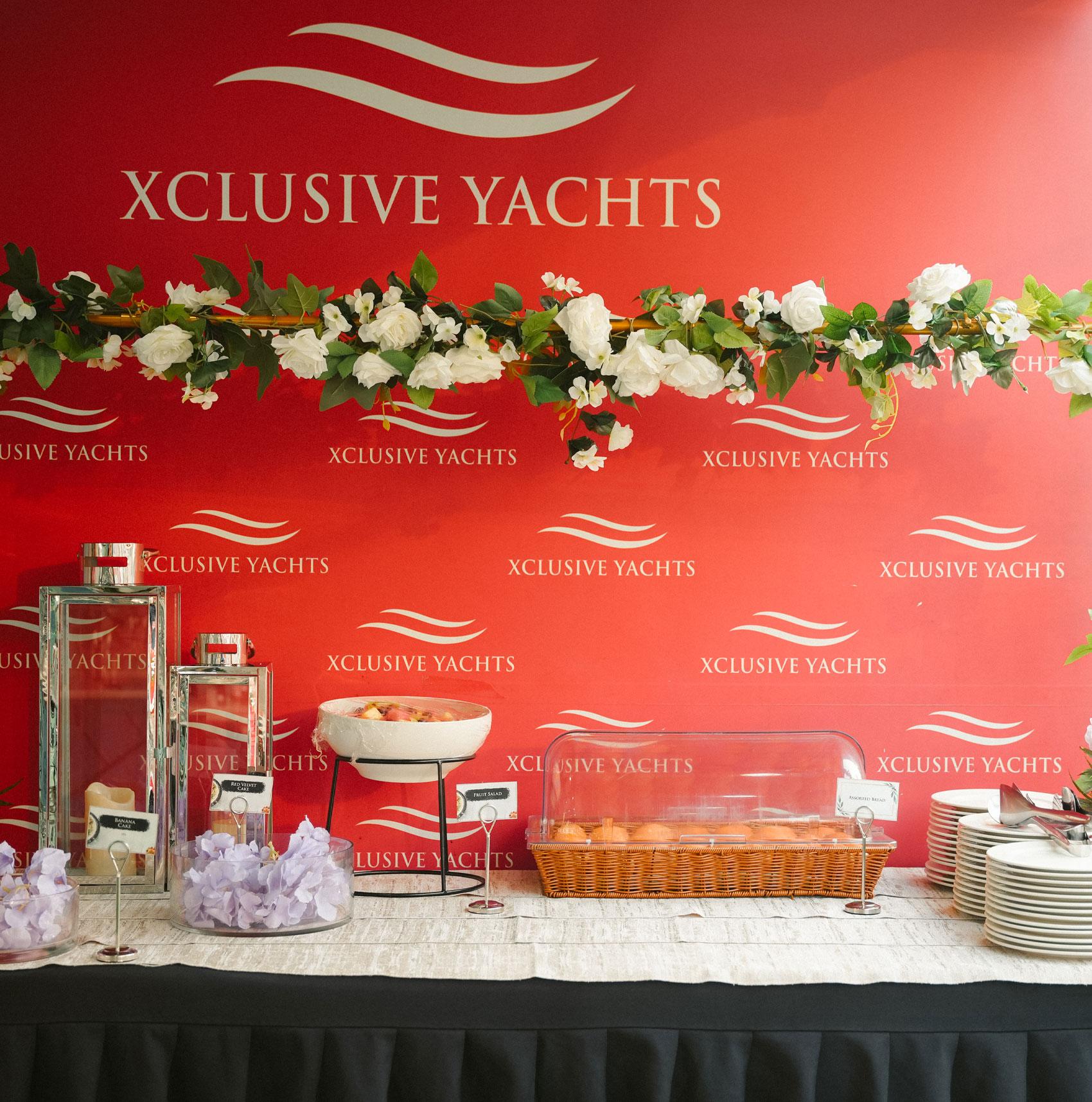 Dubai Marina Sunset & Dinner Cruise with Live Music & Open Bar