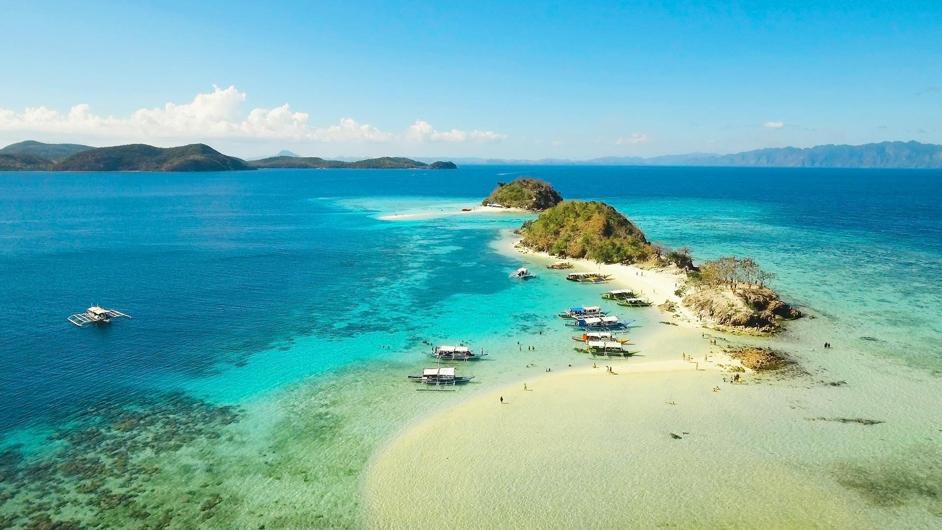 Coron Island Escapade: Private Island-Hopping Day Tour with Lunch
