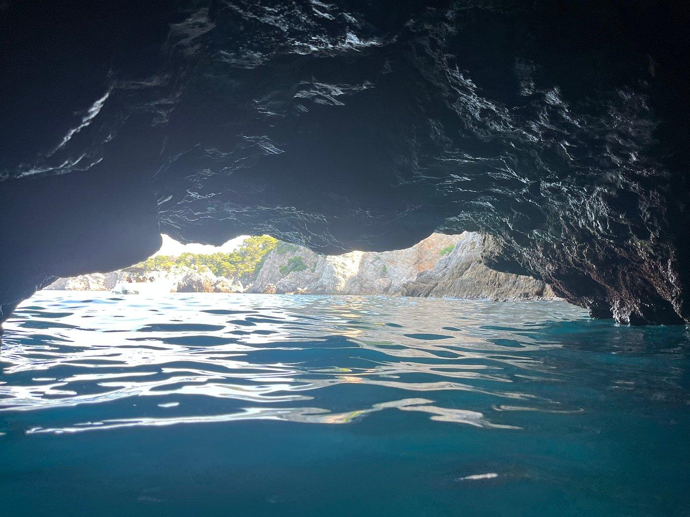 Dubrovnik: Elaphiti Islands Speedboat Tour with Blue Cave & Sunj Beach