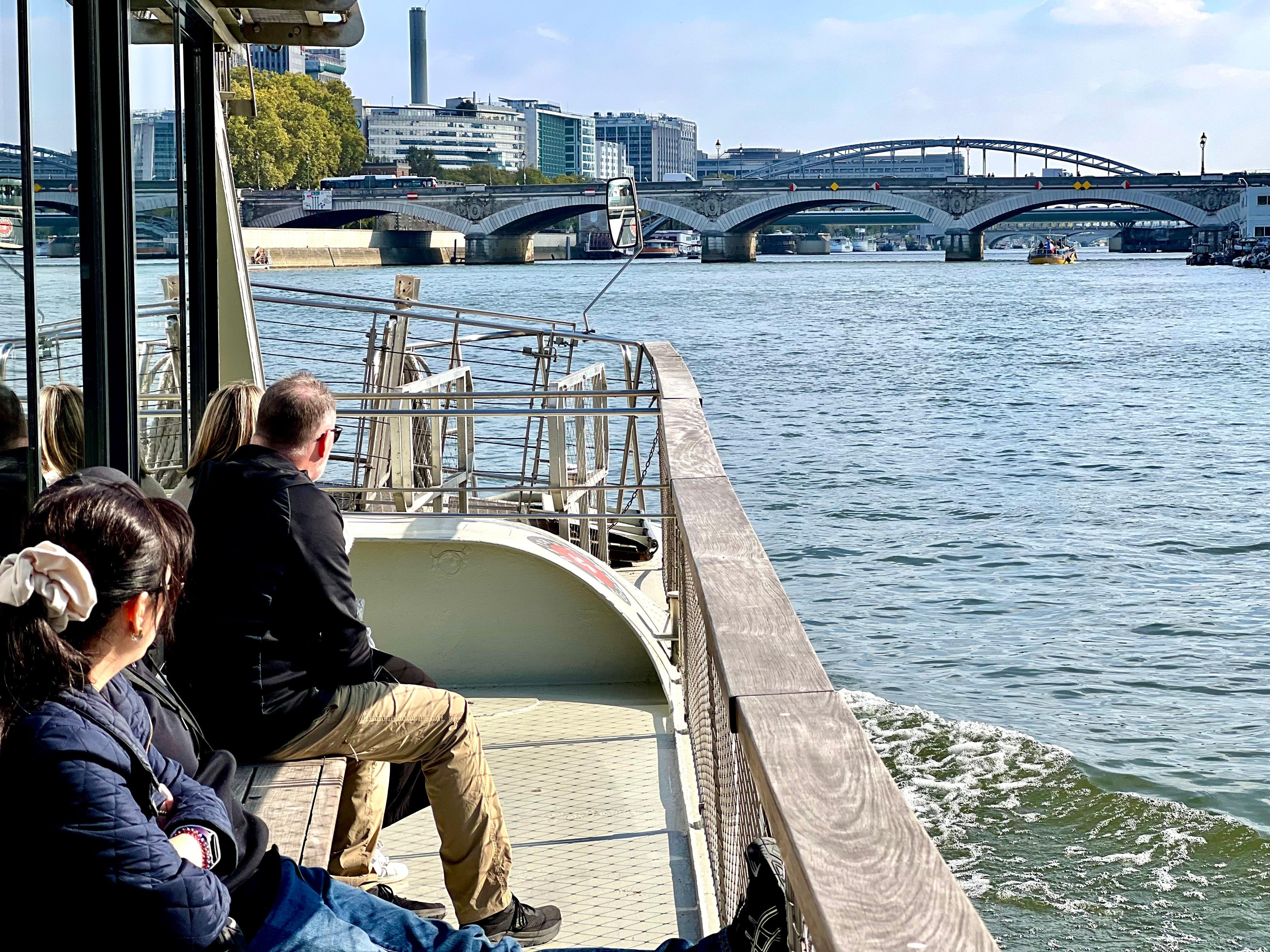 Paris: Eiffel Tower Seine Cruise & Crêpe Tasting