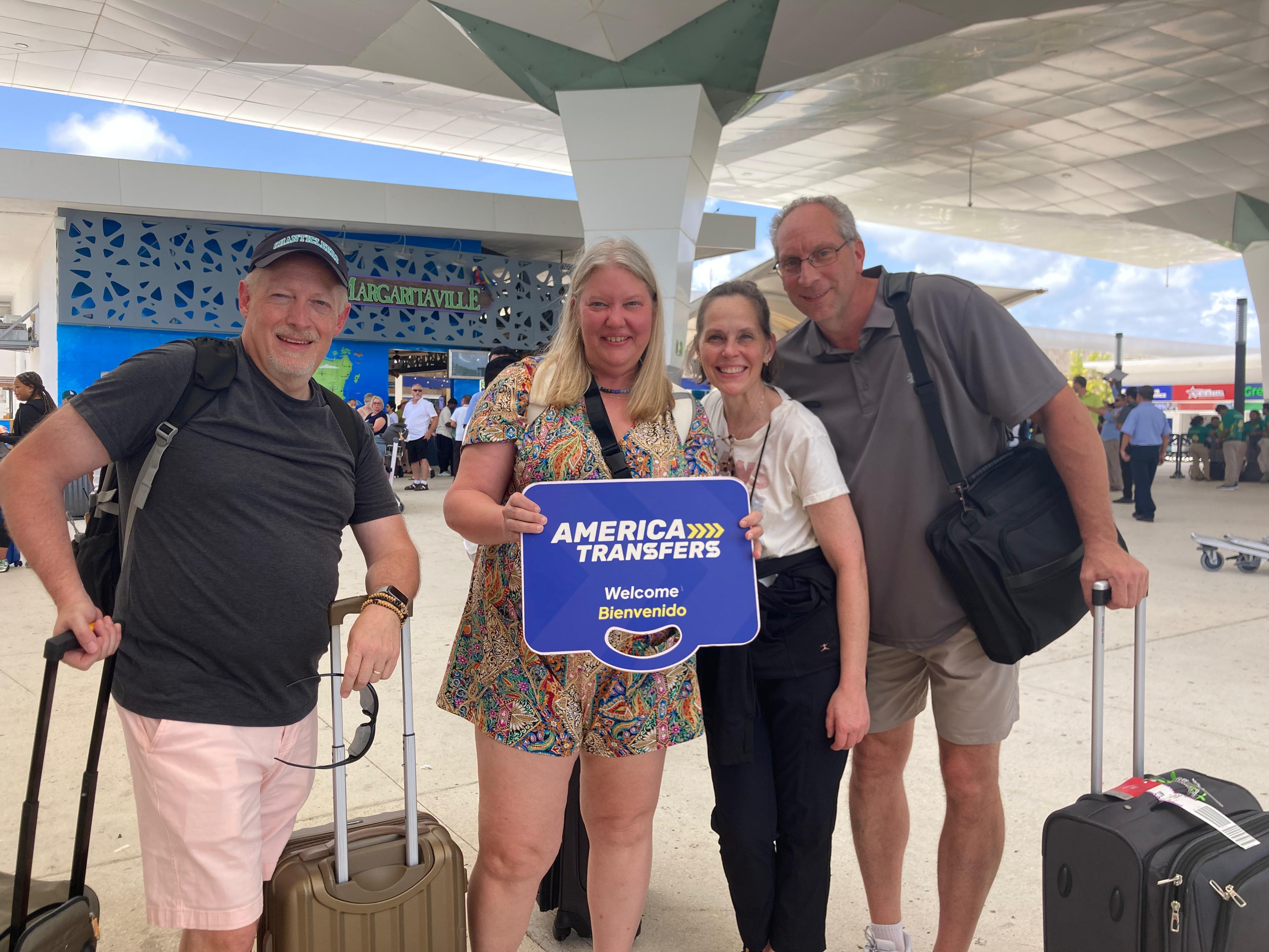 Cancun Private Luxury Airport Transfer (One-Way or Roundtrip)