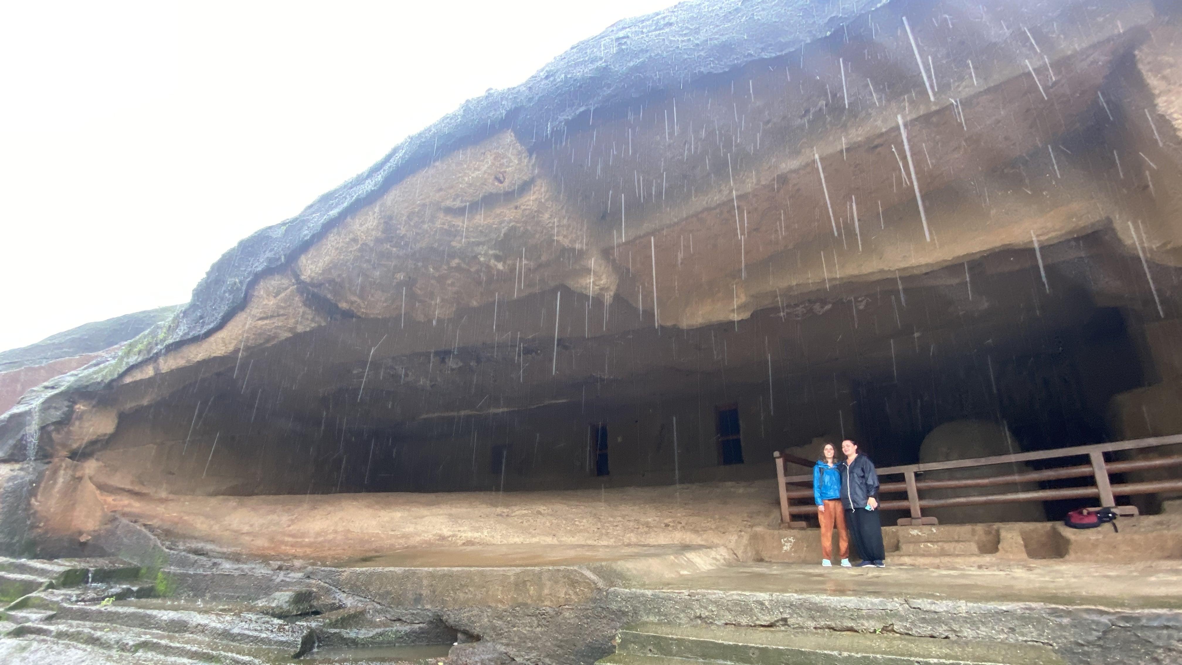 Mumbai Private Discovery: Kanheri Caves & Golden Pagoda