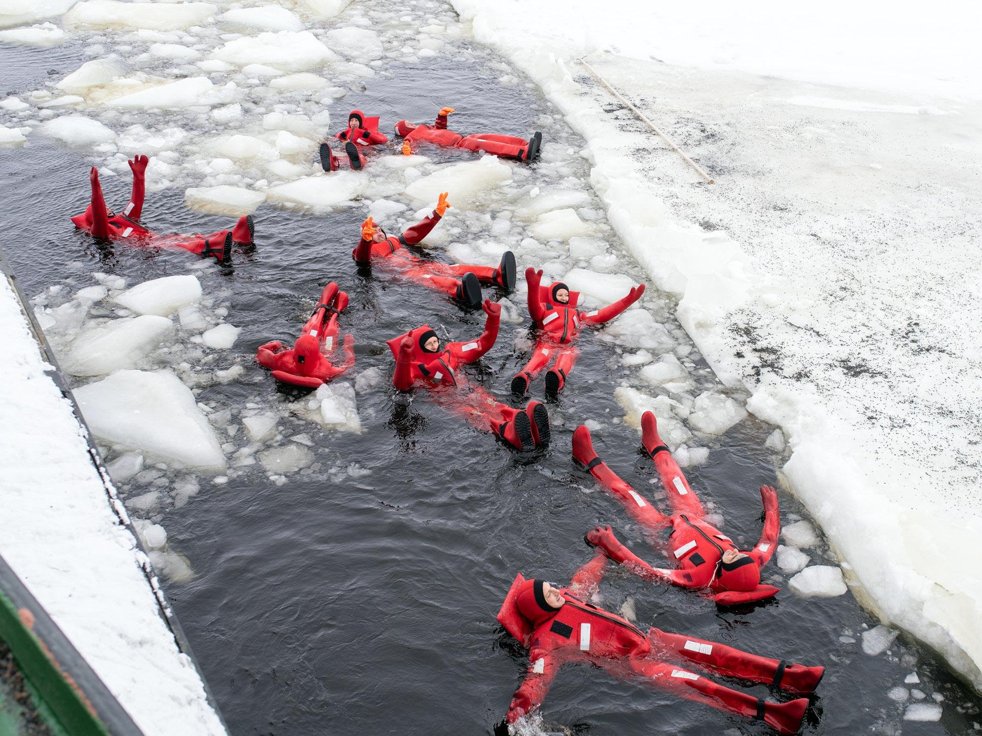 Icebreaker Sampo Arctic Cruise with Ice Floating from Rovaniemi
