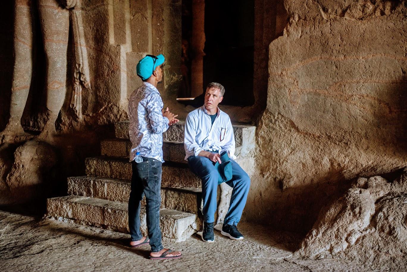 Private Mumbai City Highlights & Elephanta Caves Excursion