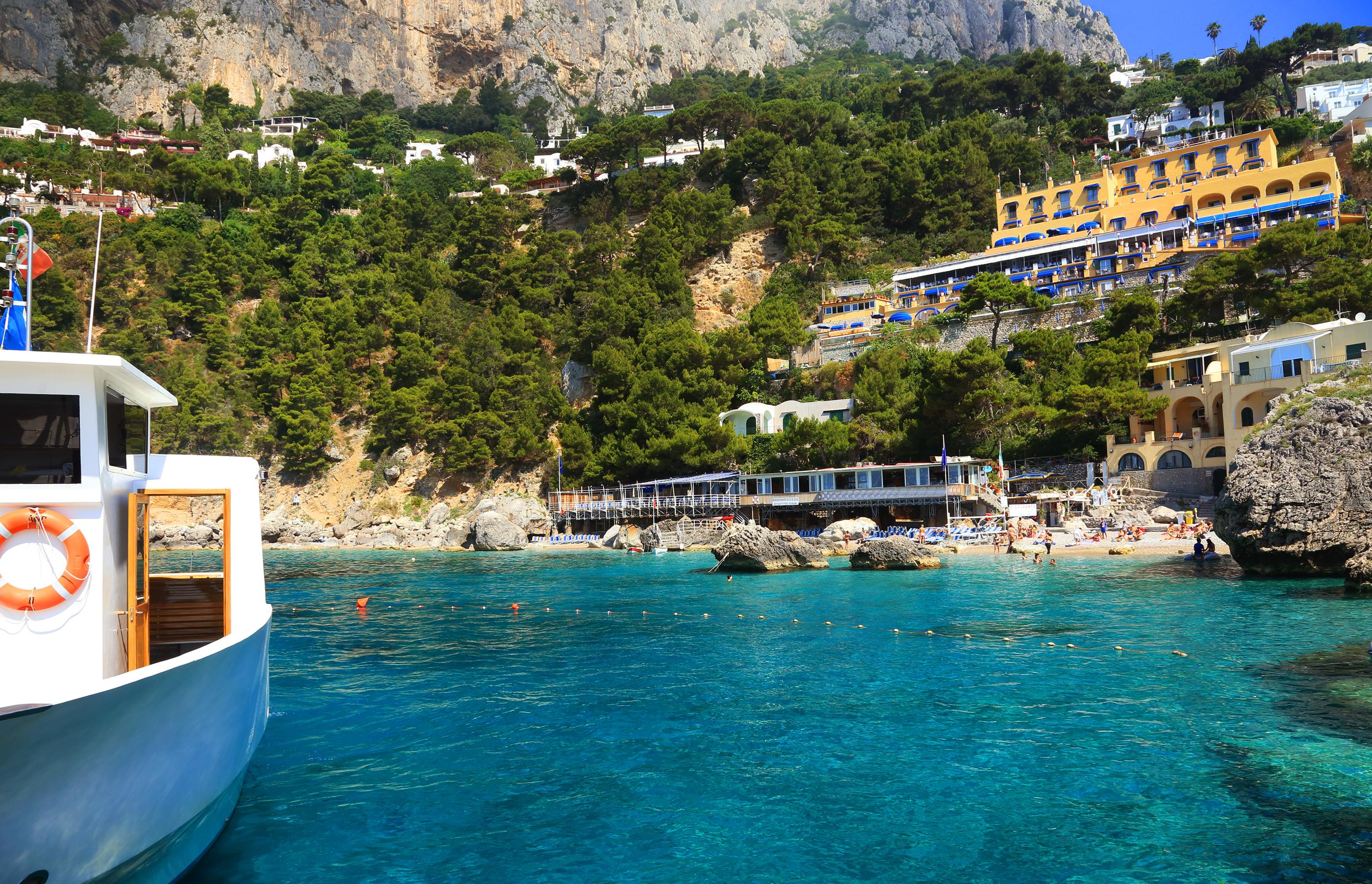 Private Boat Tour from Positano: Capri or Amalfi Coast