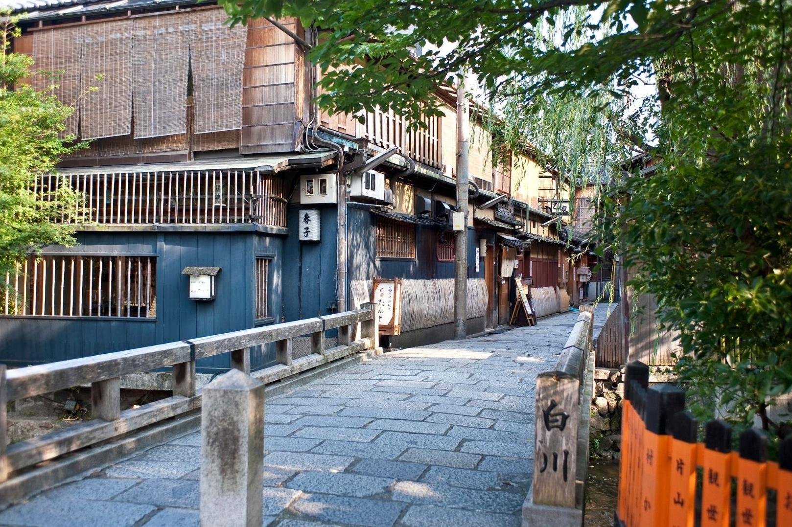 京都の夜を楽しむ：居酒屋＆日本酒テイスティングツアー