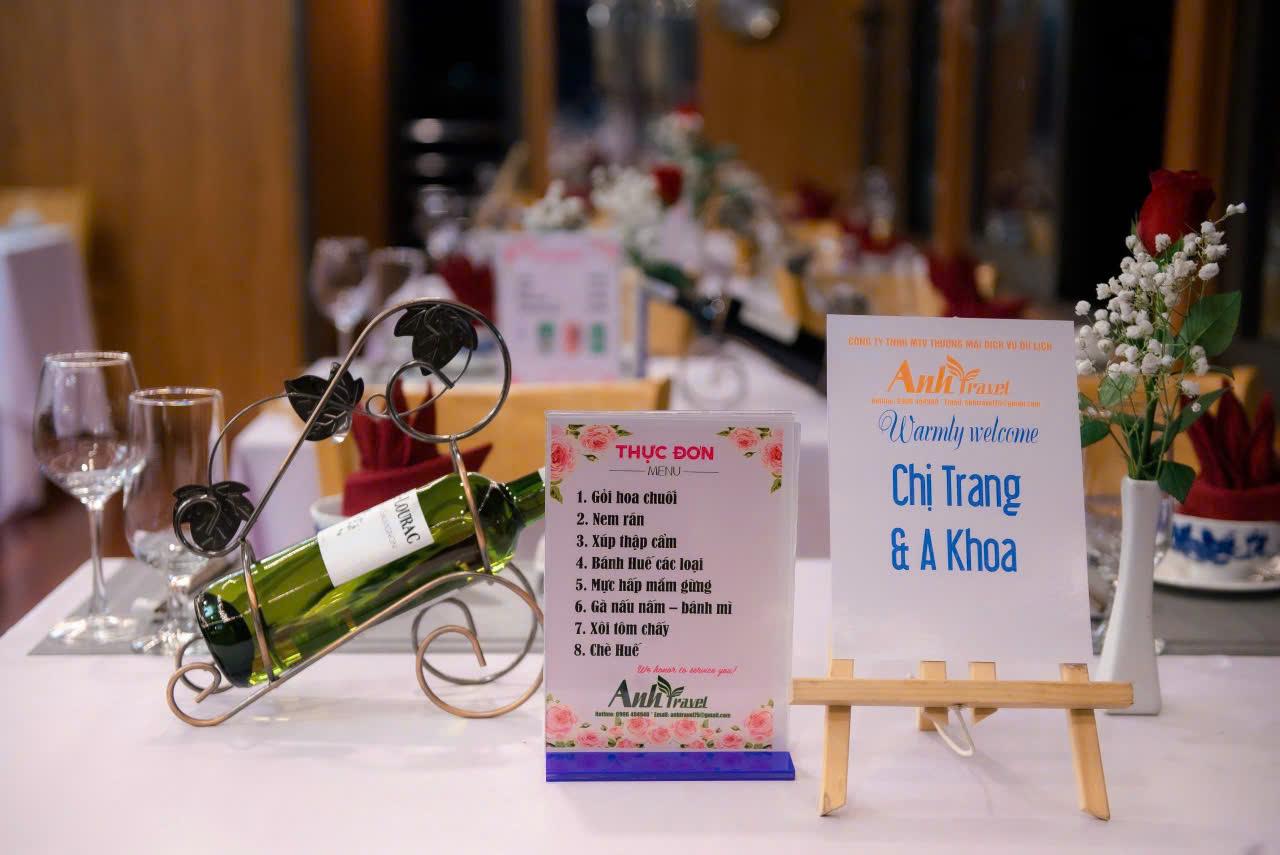 Perfume River Dinner Cruise with Hue Folk Music & Dining