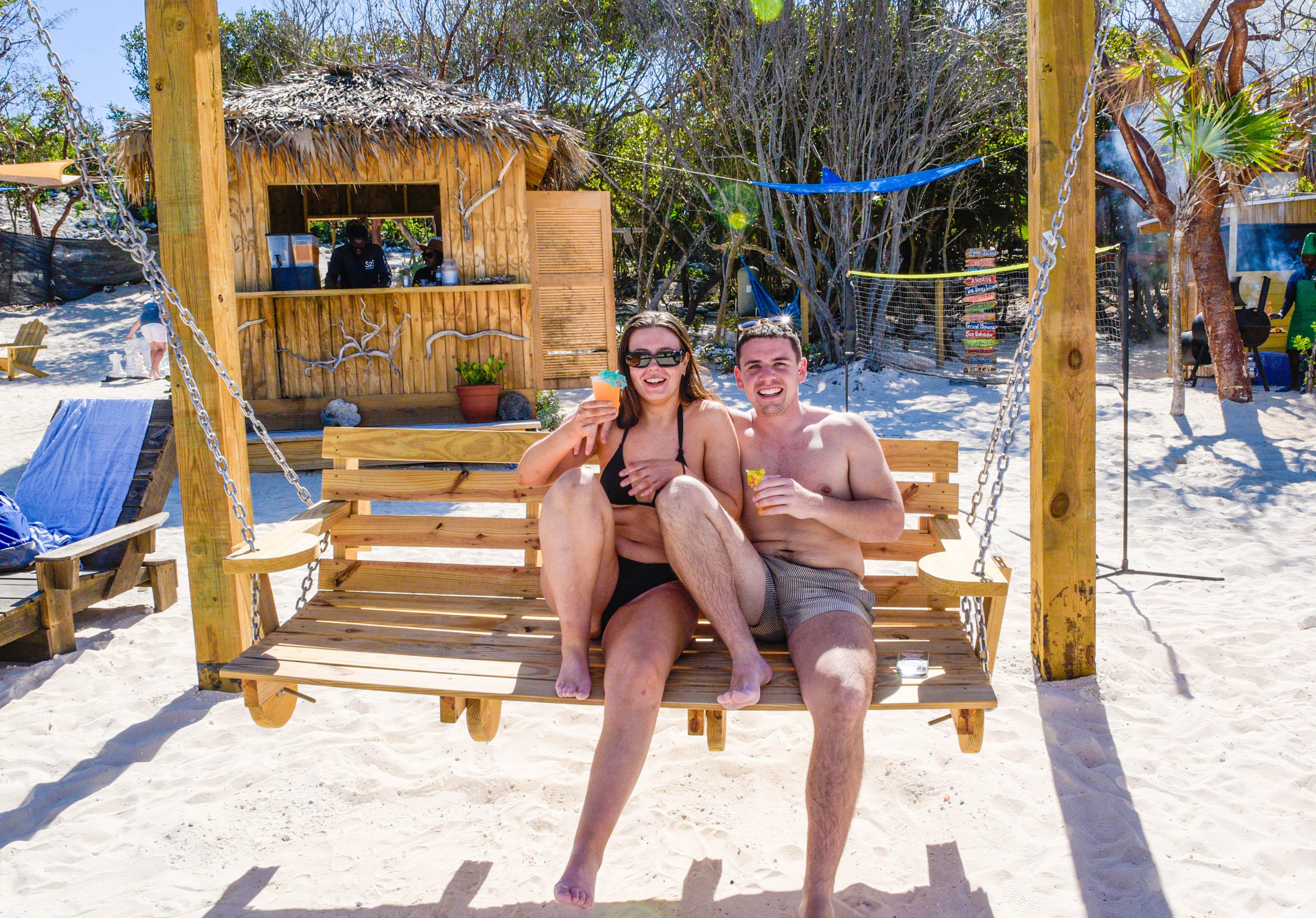 Nassau 3-Island Speedboat Adventure: Pigs, Turtles & Snorkeling