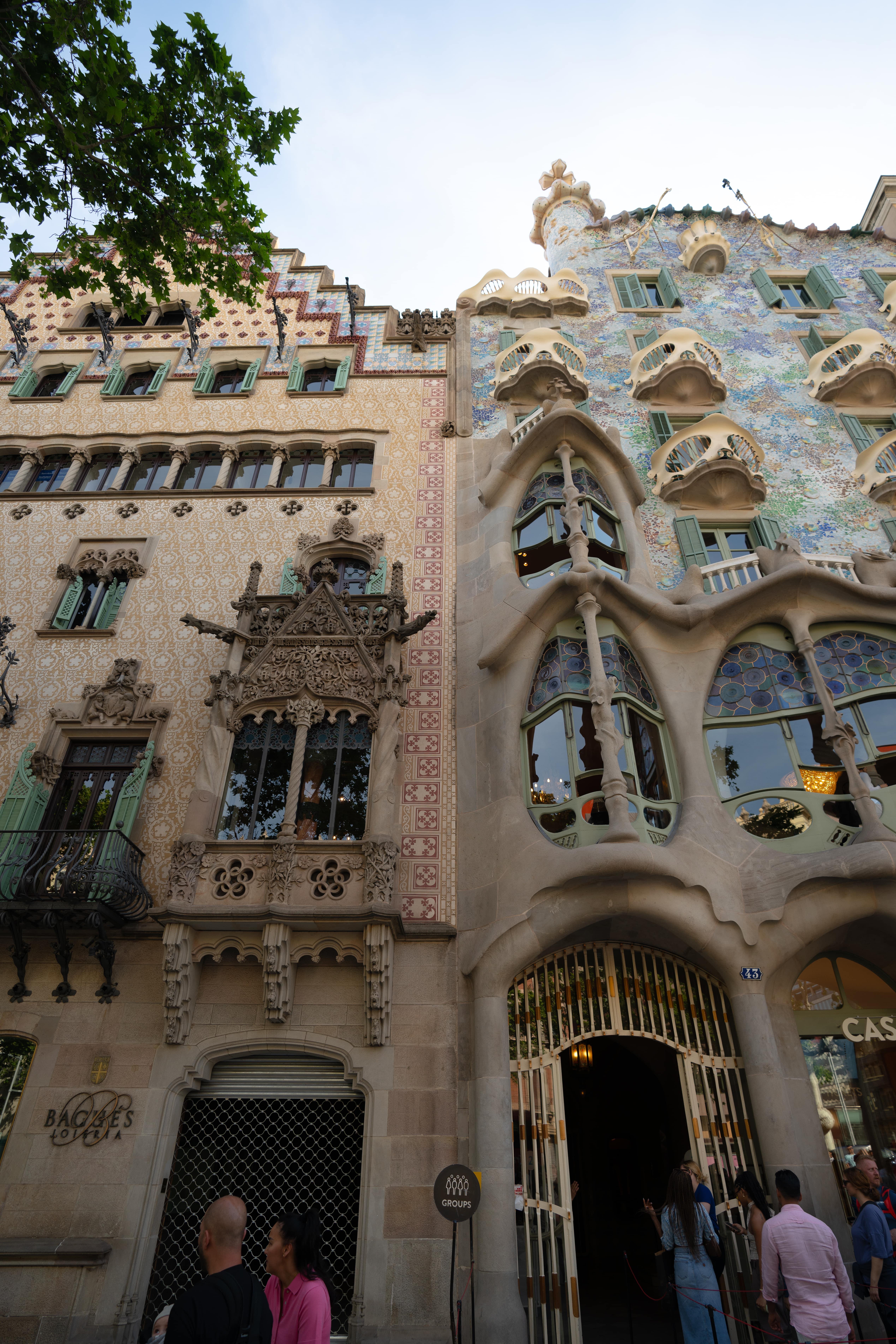 Barcelona Architecture Walking Tour With Casa Batlló Upgrade