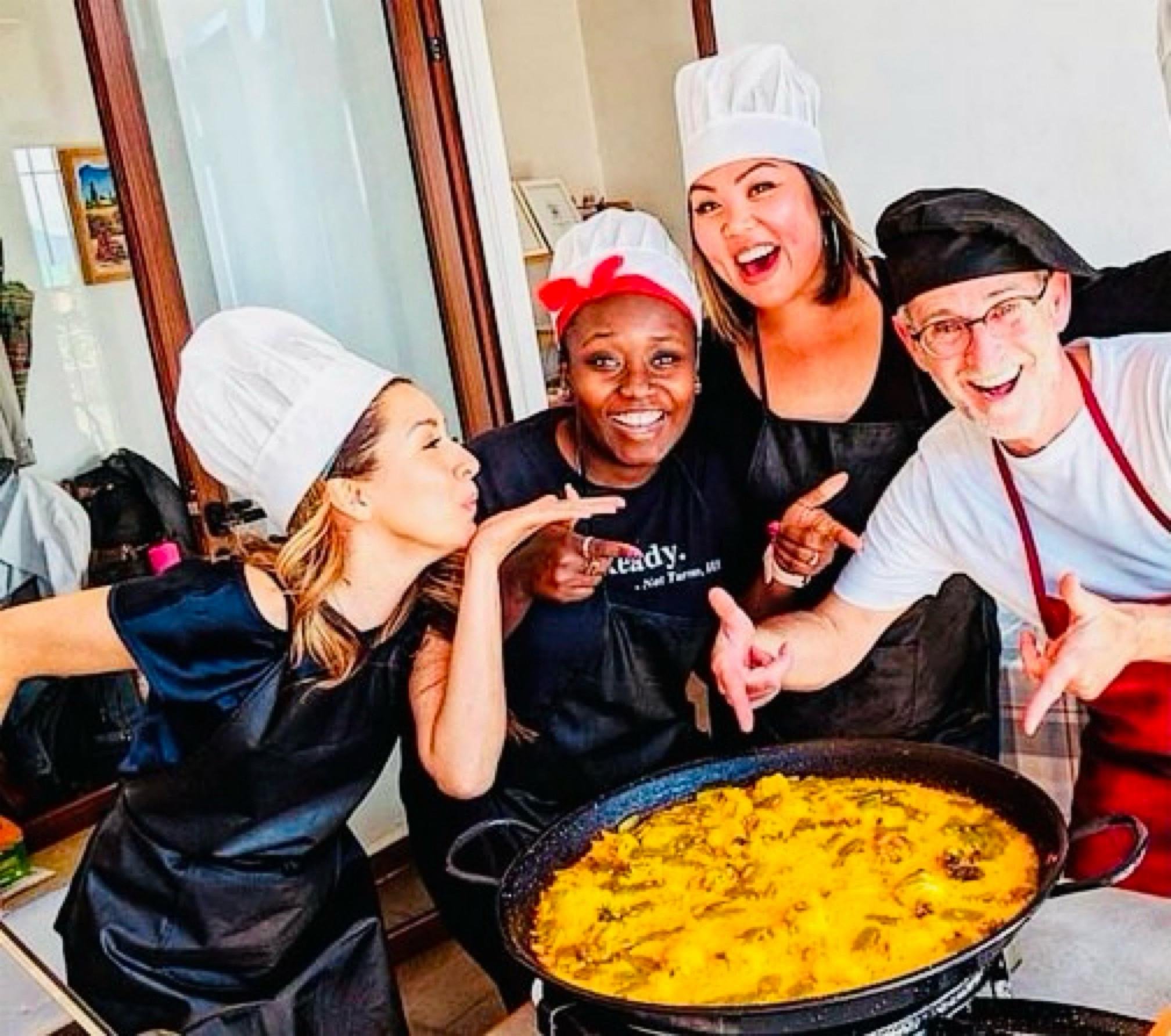 Fideua Cooking Class with Market Tour in Barcelona
