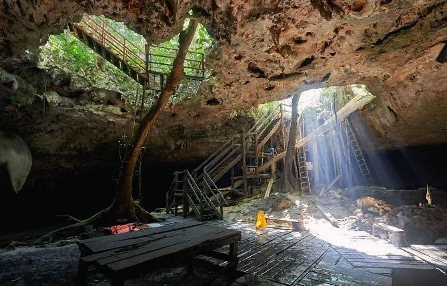 Tulum Private Cenote Tour: Sac Actun Underground River & Open Cenote