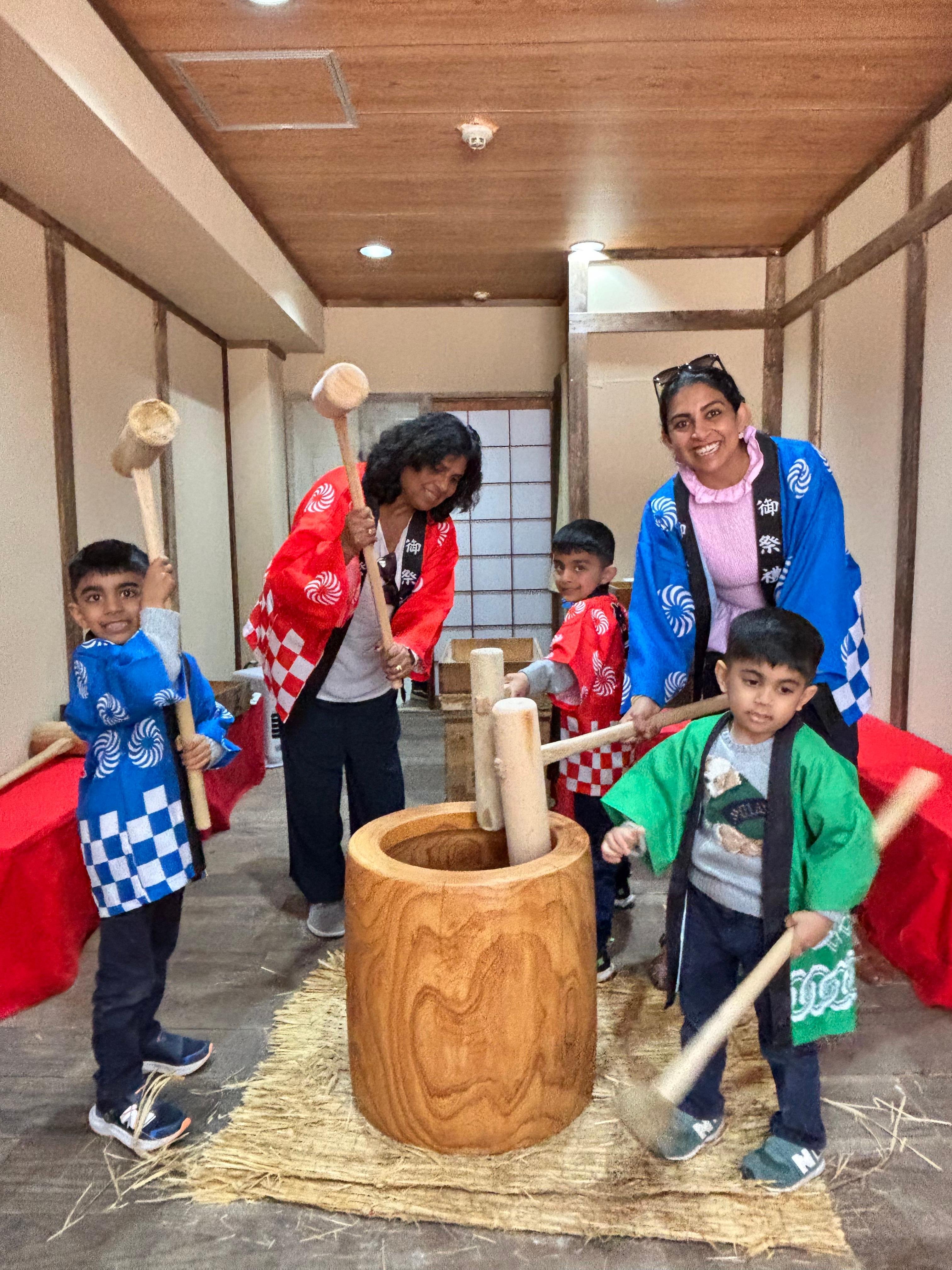 Osaka Traditional Mochi Pounding Workshop & Tasting