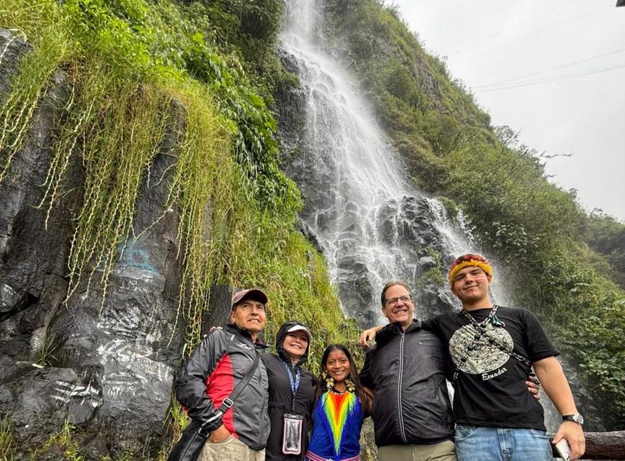Baños 8-Waterfall Route: Guided Day Tour with Lunch