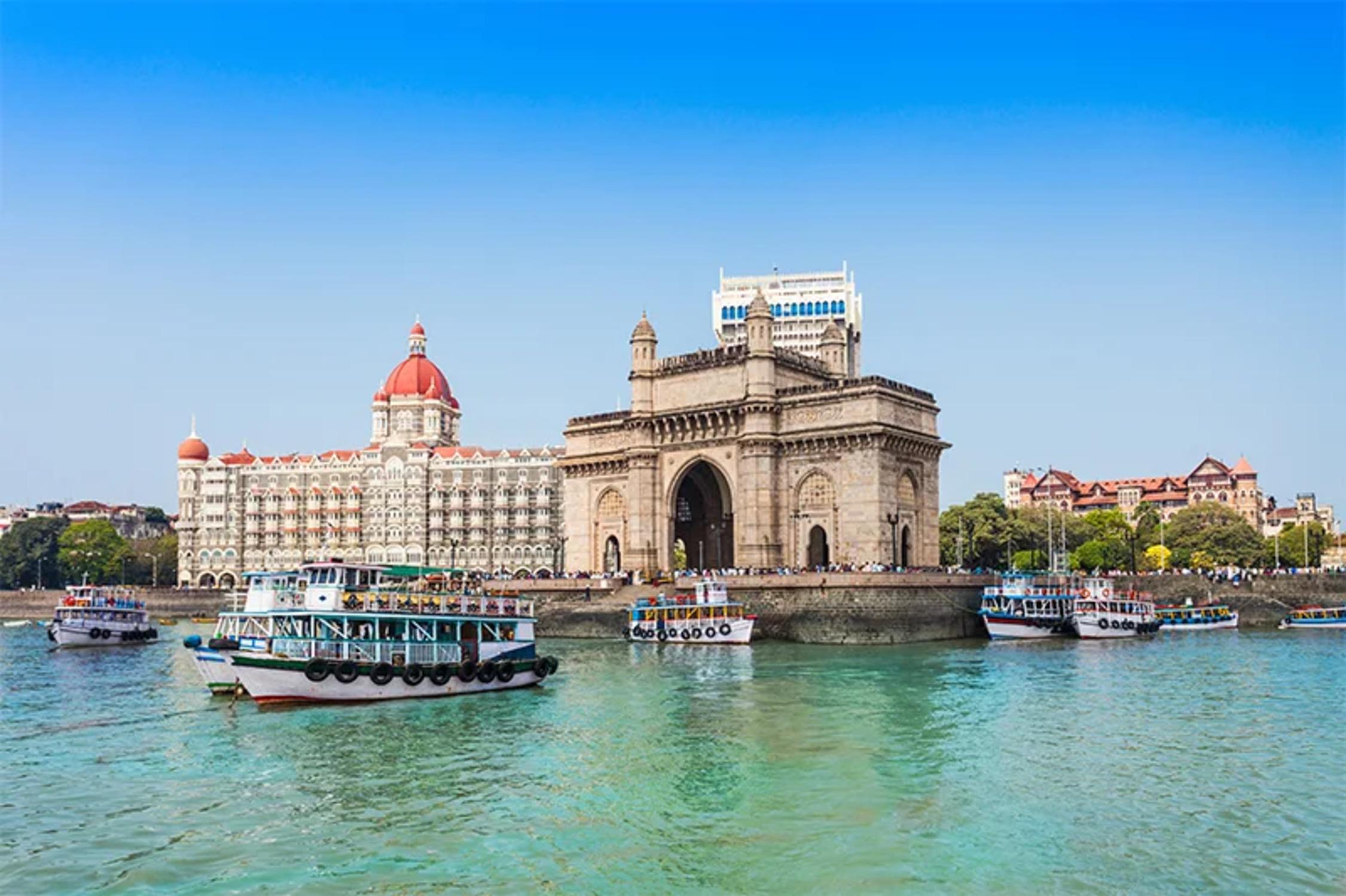 Mumbai Full-Day Private Sightseeing Tour: Culture, History & Architecture