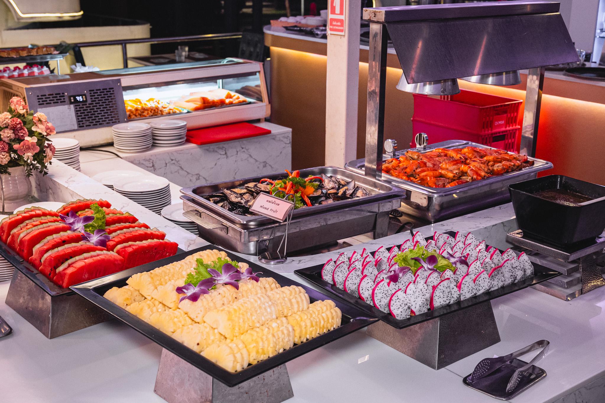 Bangkok: Chao Phraya Meridian Buffet Dinner Cruise