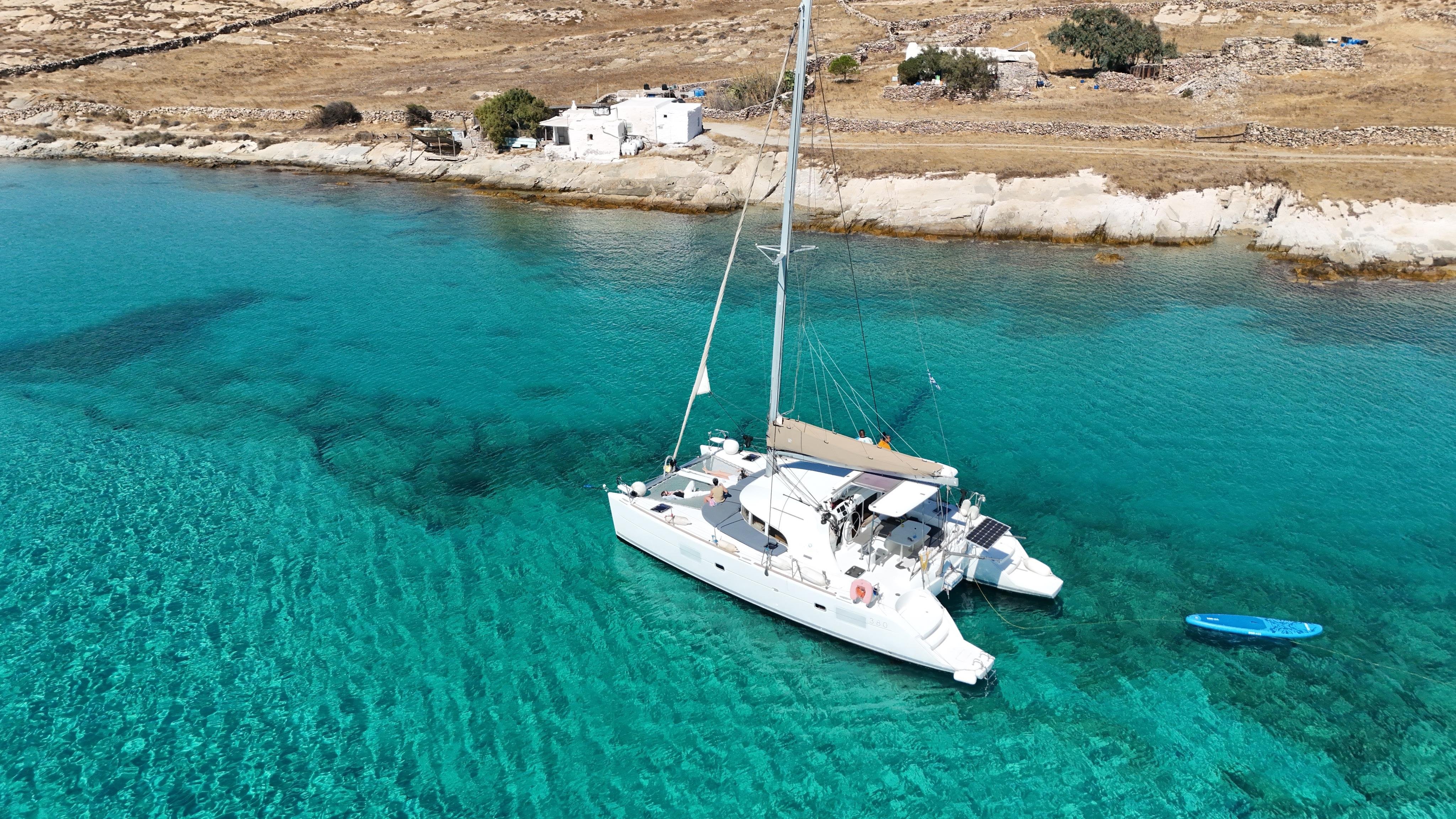 Mykonos: Catamaran Cruise with Lunch, Drinks and Transfer