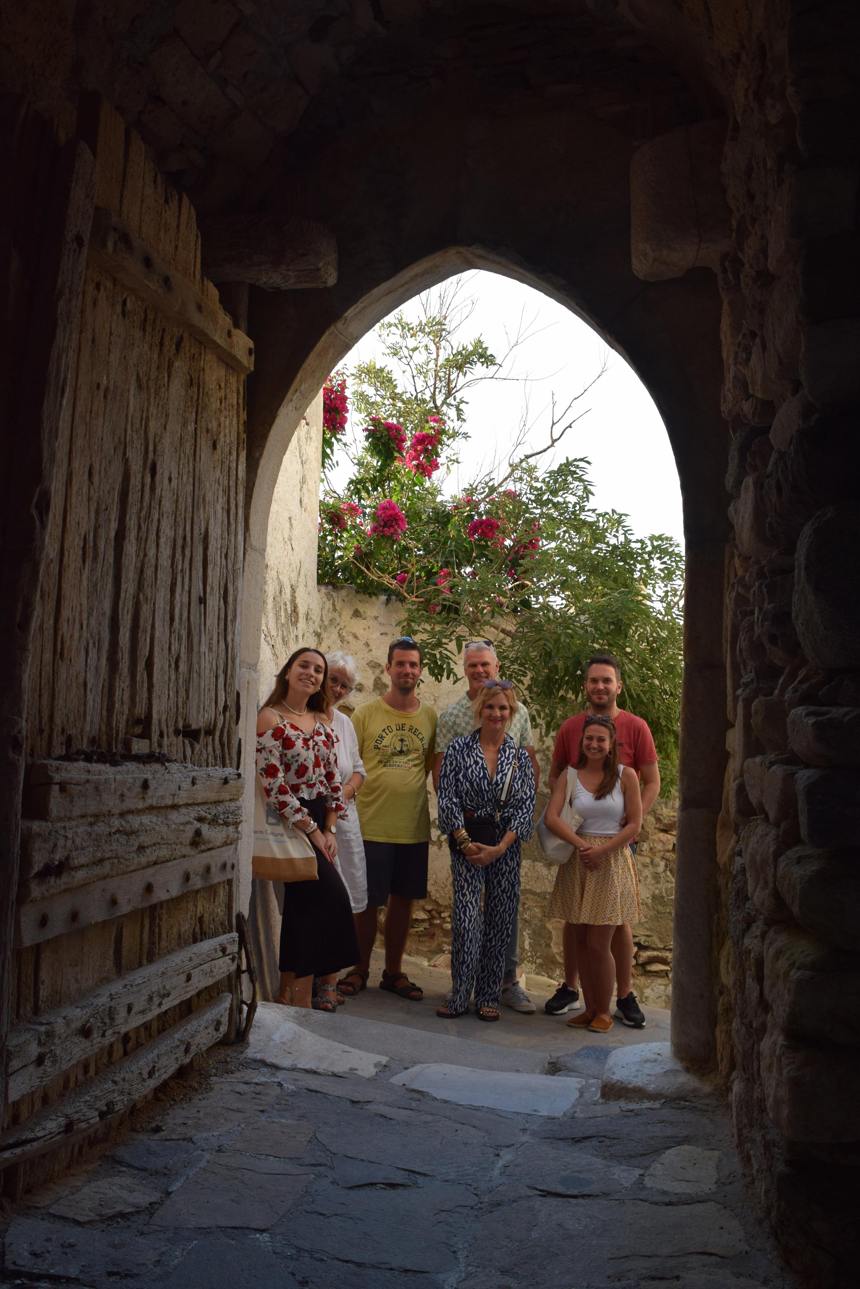 Naxos Heritage Walk: Portara, Venetian Castle & Museum with Wine Tasting