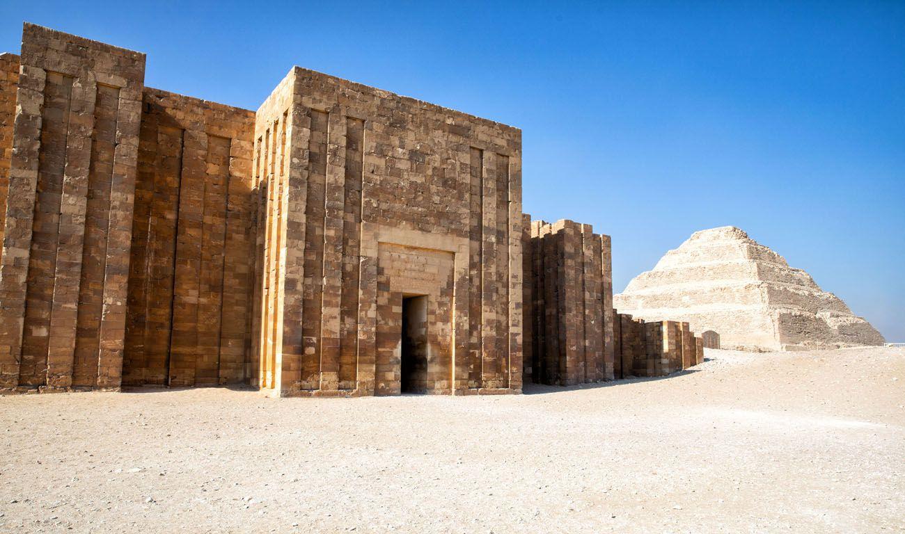 Cairo: Pyramids, Sakkara & Memphis Full-Day Expedition