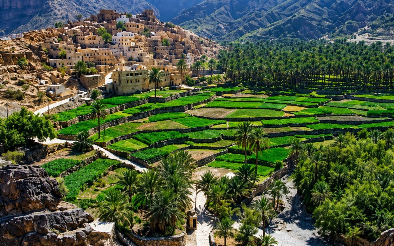 Jebel Shams & Nizwa Two-Day Mountain Escape