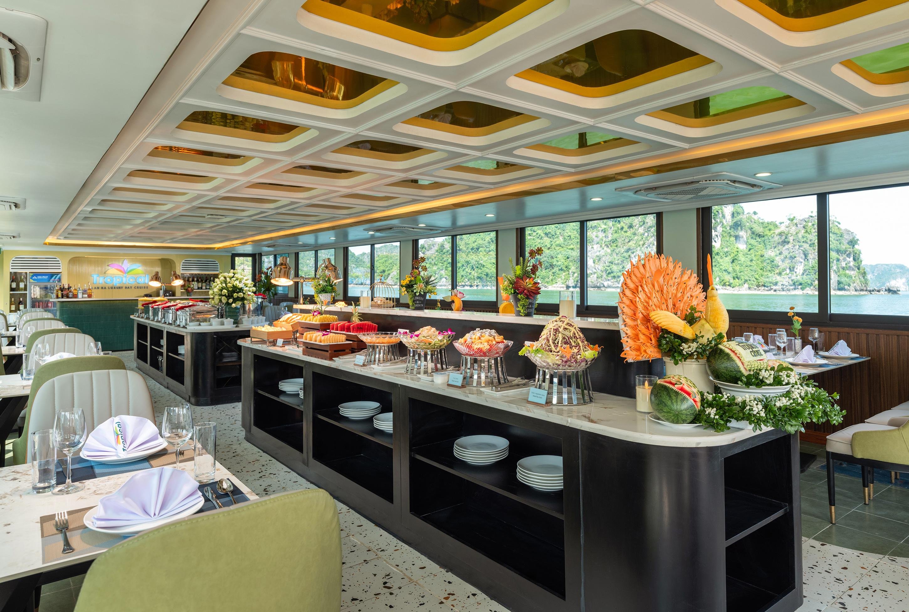 Ha Long to Lan Ha Bay Full-Day Cruise from Hanoi