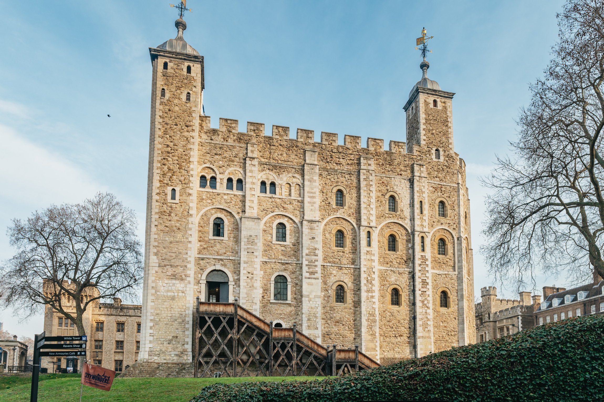 Tower of London tour with a Beefeater Yeoman Warder — image 1