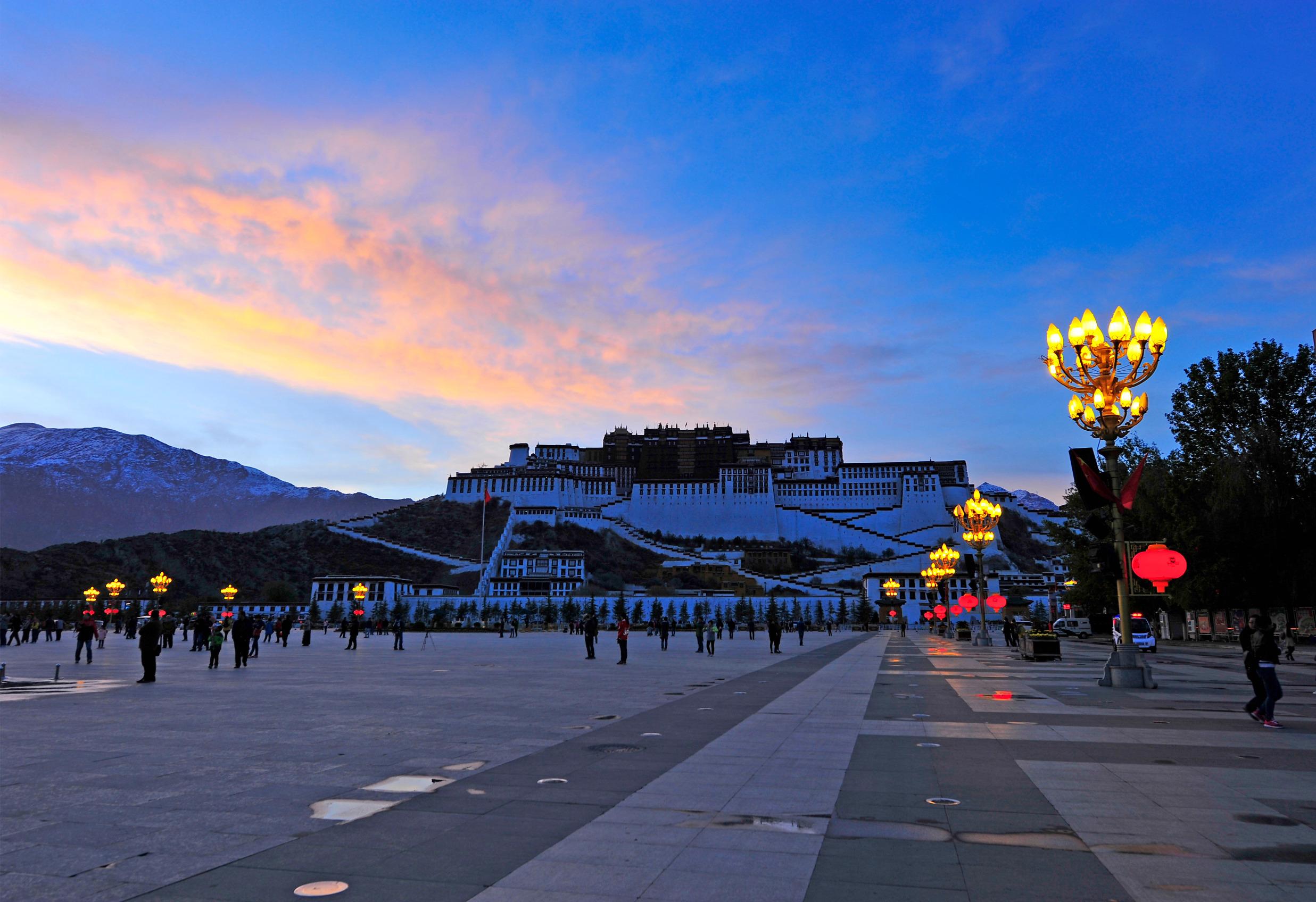 8-Day Lhasa Overland Expedition from Kathmandu