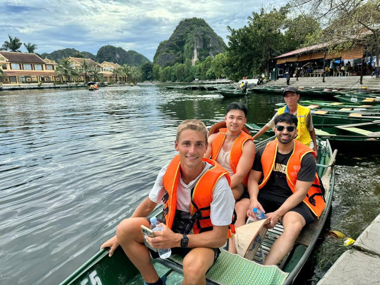 Ninh Binh Full-Day: Trang An Boat, Bai Dinh, Hoa Lu & Mua Cave Sunset