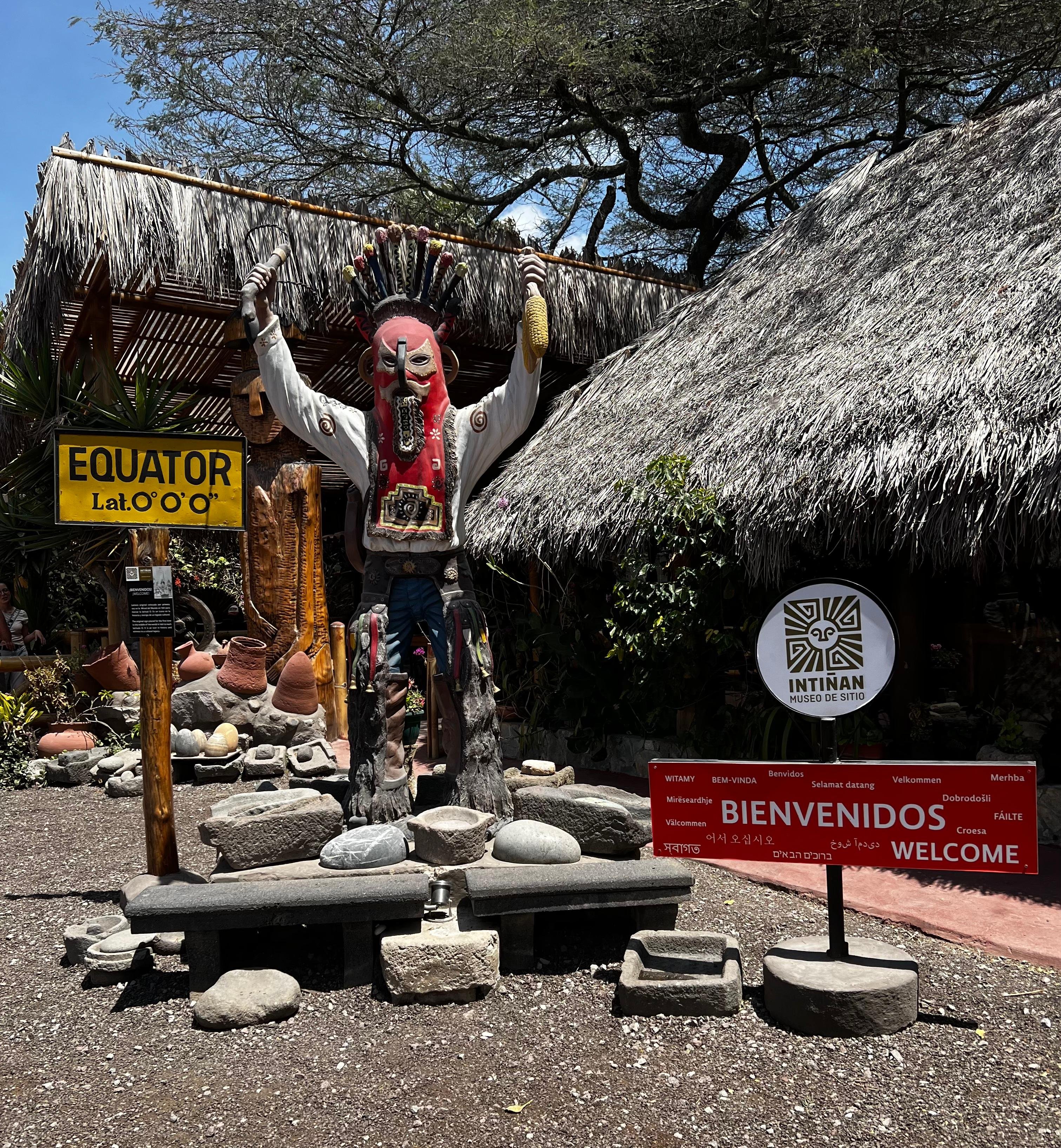 Quito: Mitad del Mundo, Intiñan Museum & Pululahua Crater Day Tour