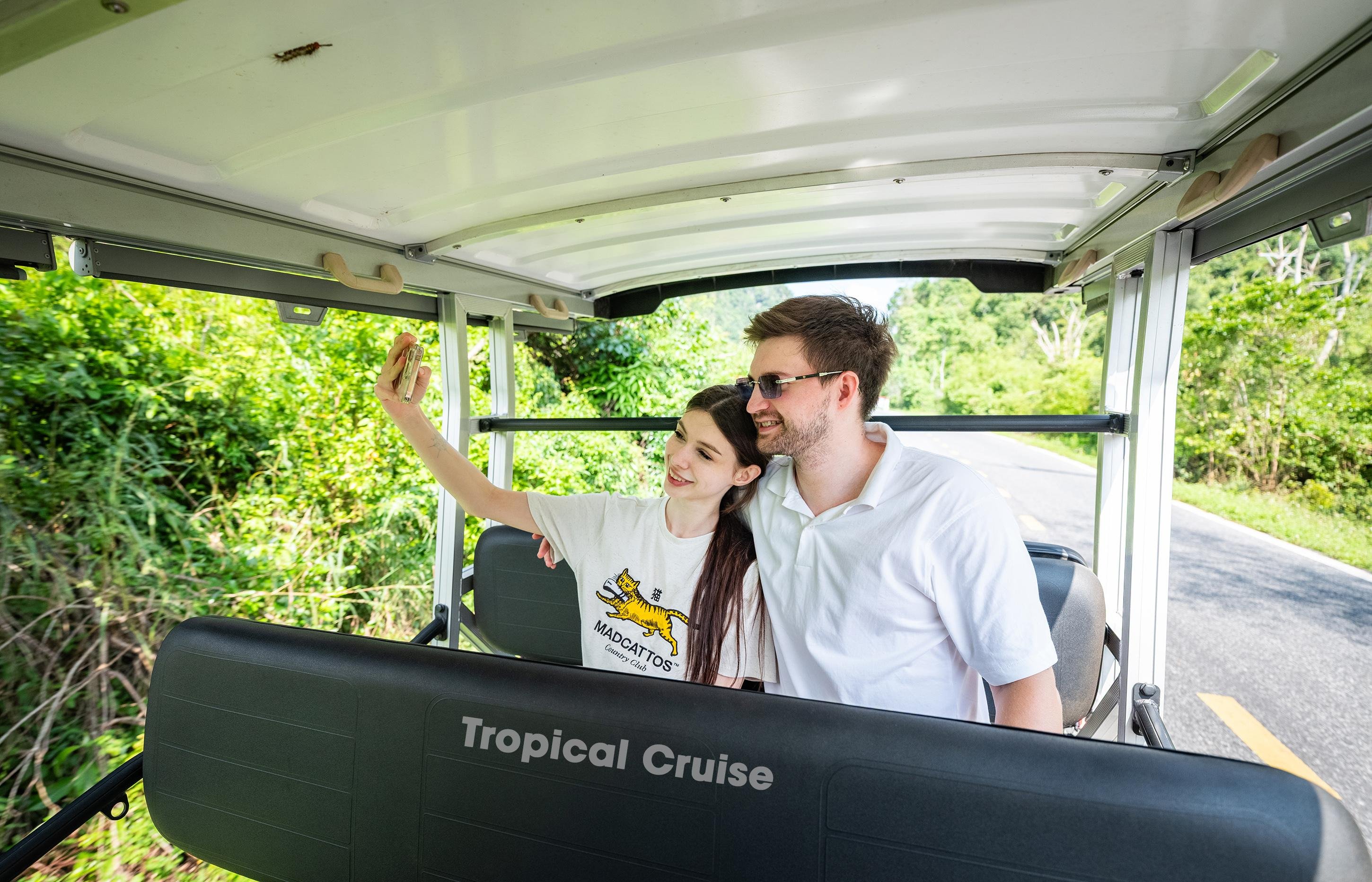 Ha Long to Lan Ha Bay Full-Day Cruise from Hanoi