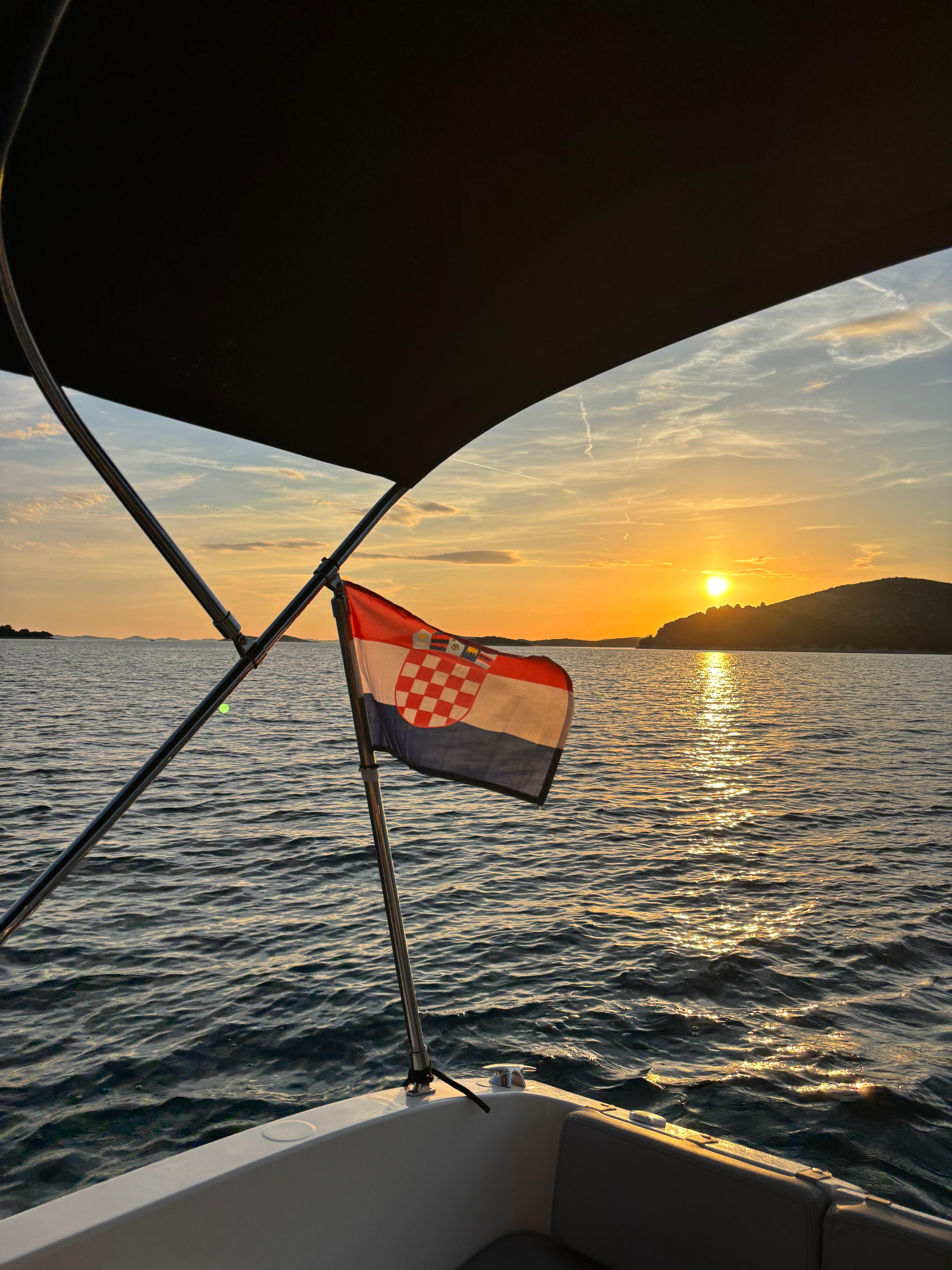 Private Sunset Speedboat Tour with Wine & Swimming