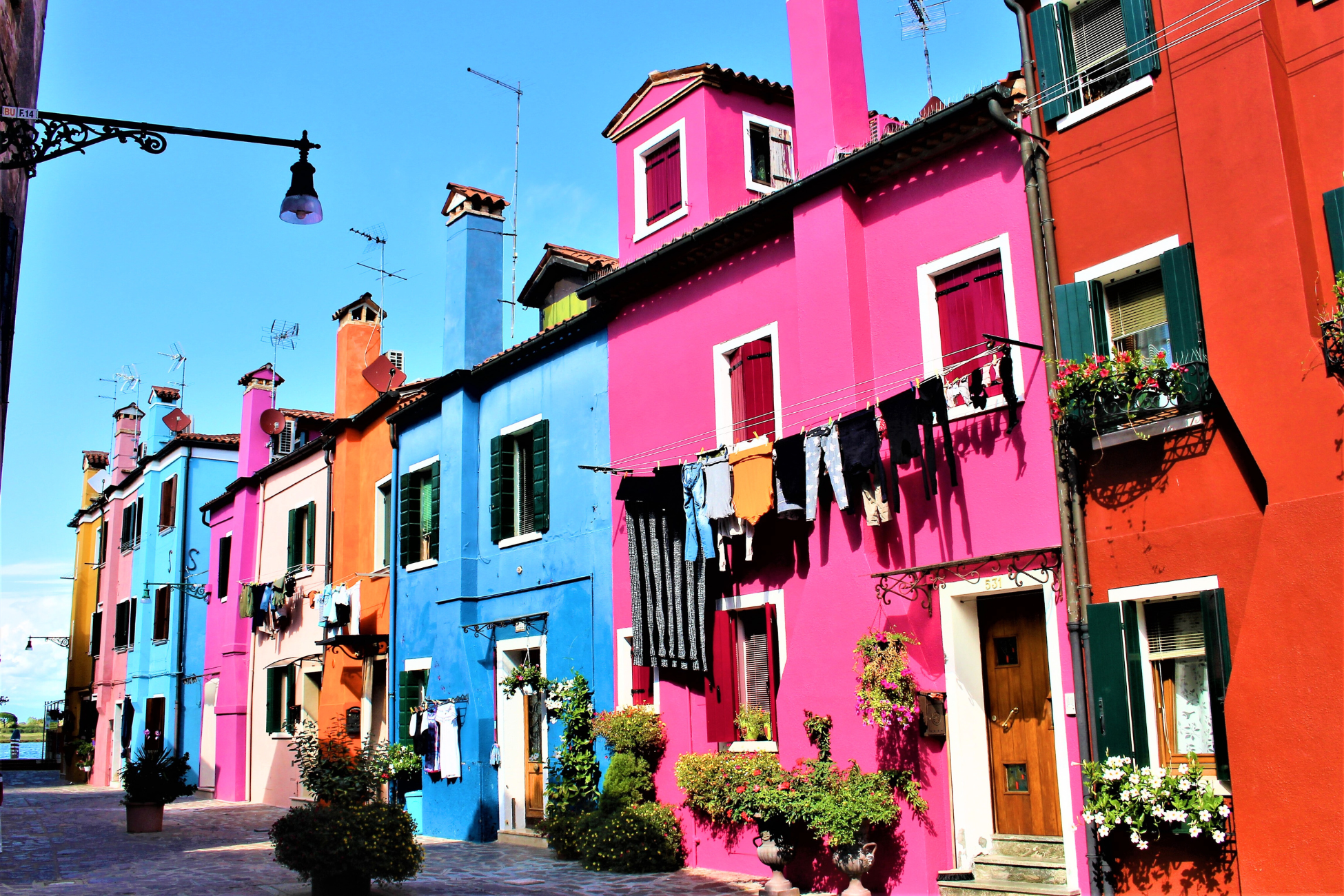 Murano & Burano Lagoon Tour with Glassblowing Demo