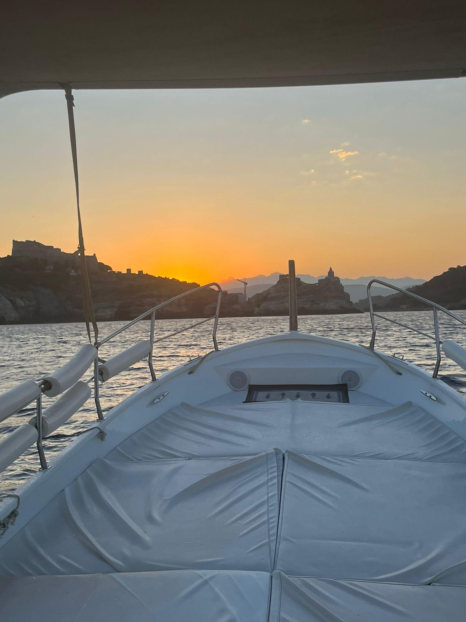 Cinque Terre Sunset Boat Cruise from Riomaggiore with Wine & Focaccia
