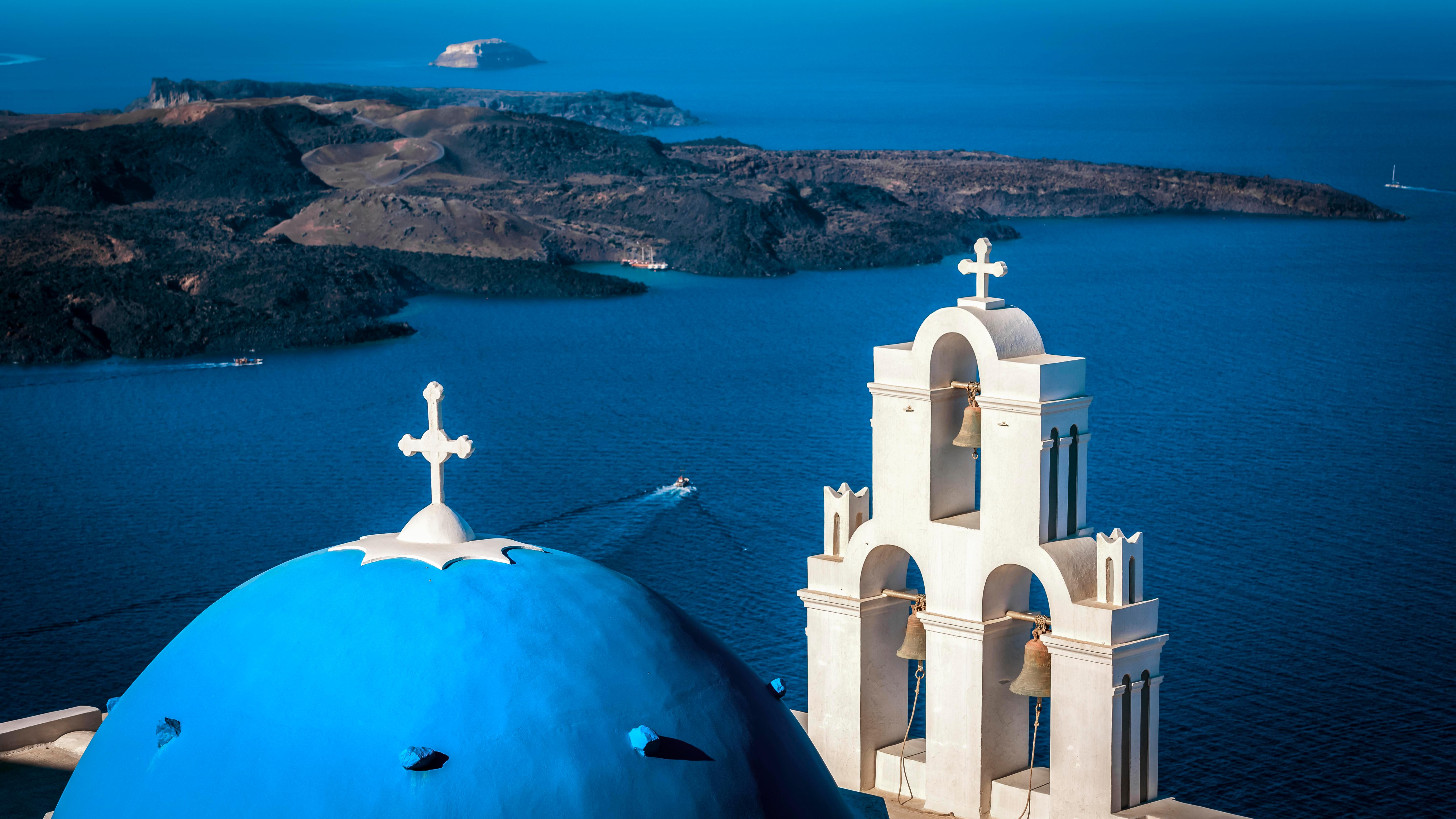Santorini 2-Day Tour from Crete: Ferry & 4★ Hotel Stay