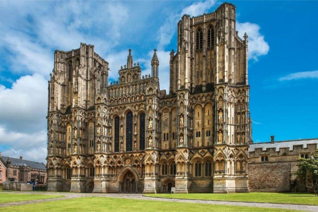 Cheddar Gorge, Glastonbury & Wells Day Trip from Bath