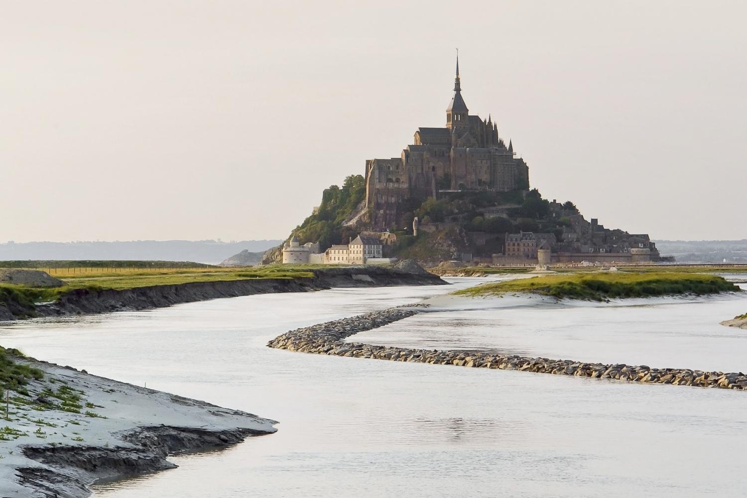 3-Day Mont Saint-Michel & Loire Valley Castles Tour from Paris