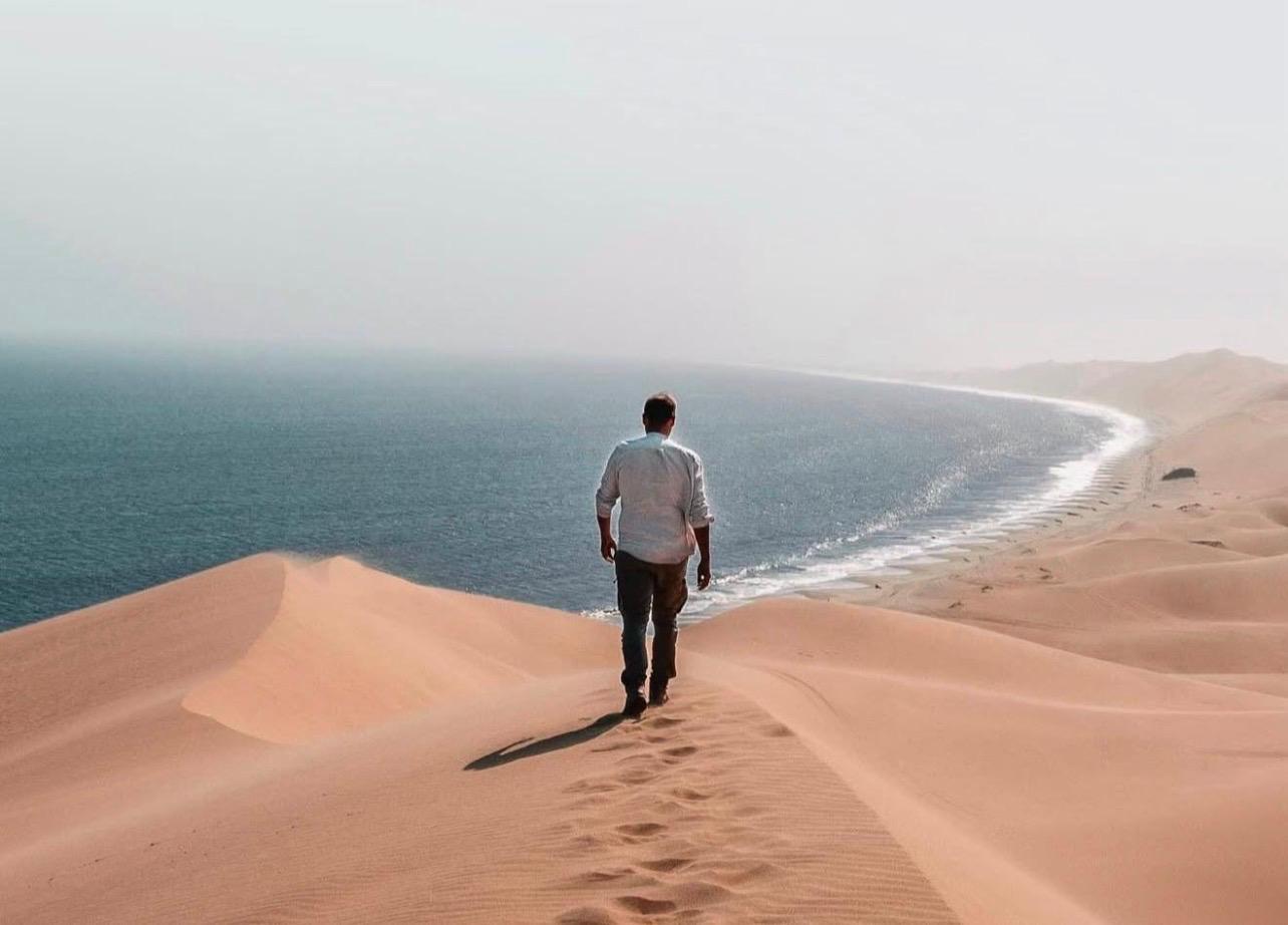 Full-Day Qatar Desert Safari with Camp Dining