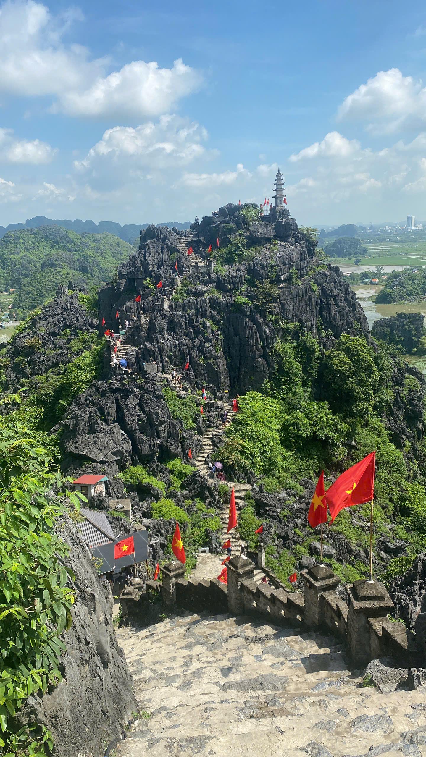 Ninh Binh Full-Day Tour: Hoa Lu, Bai Dinh, Trang An & Mua Cave