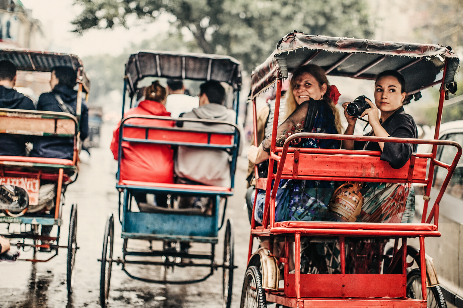 Old Delhi Tuk-Tuk Adventure with Street Food Tasting