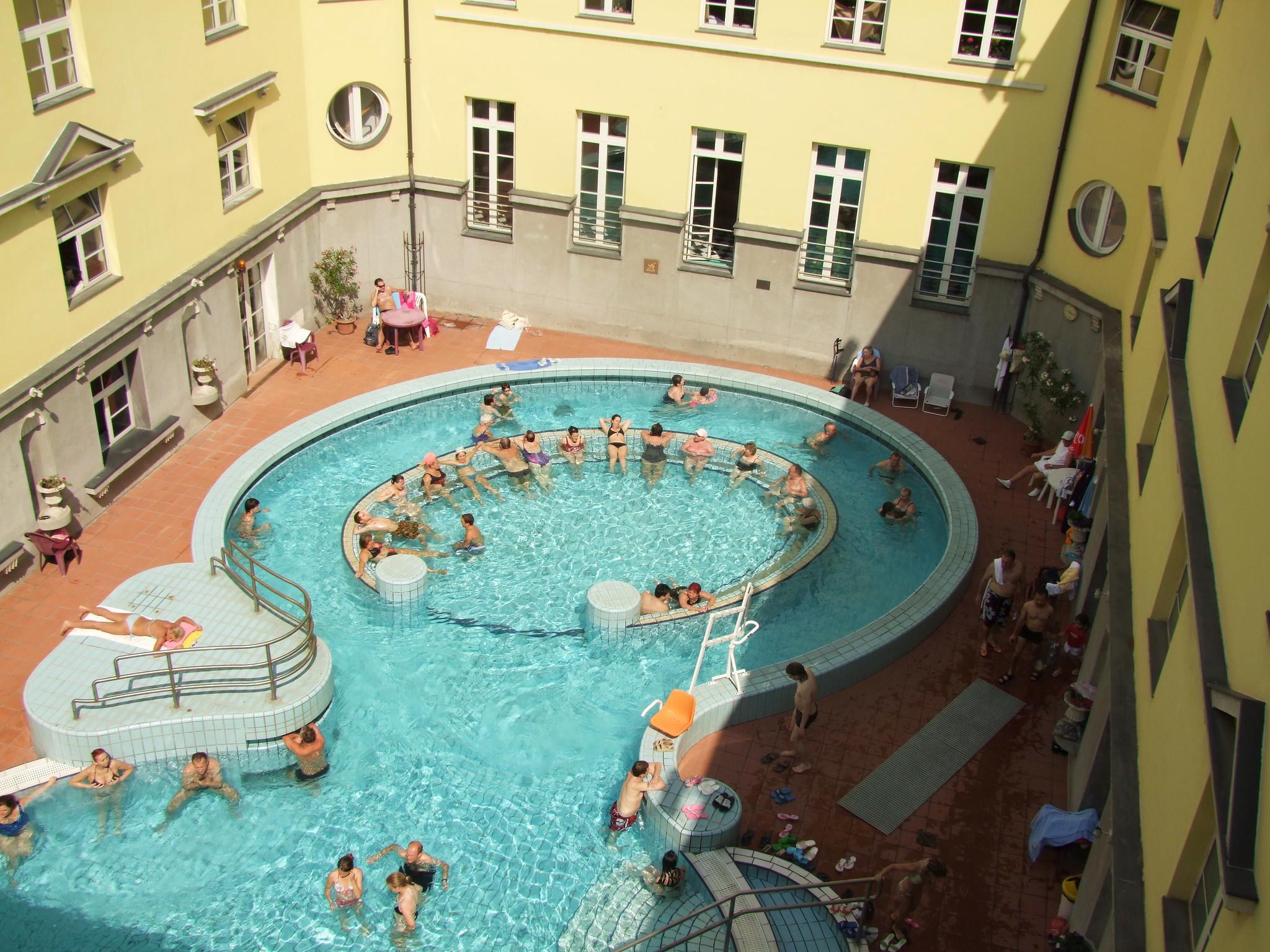 Budapest Spa, Basilica & Evening Cruise Combo