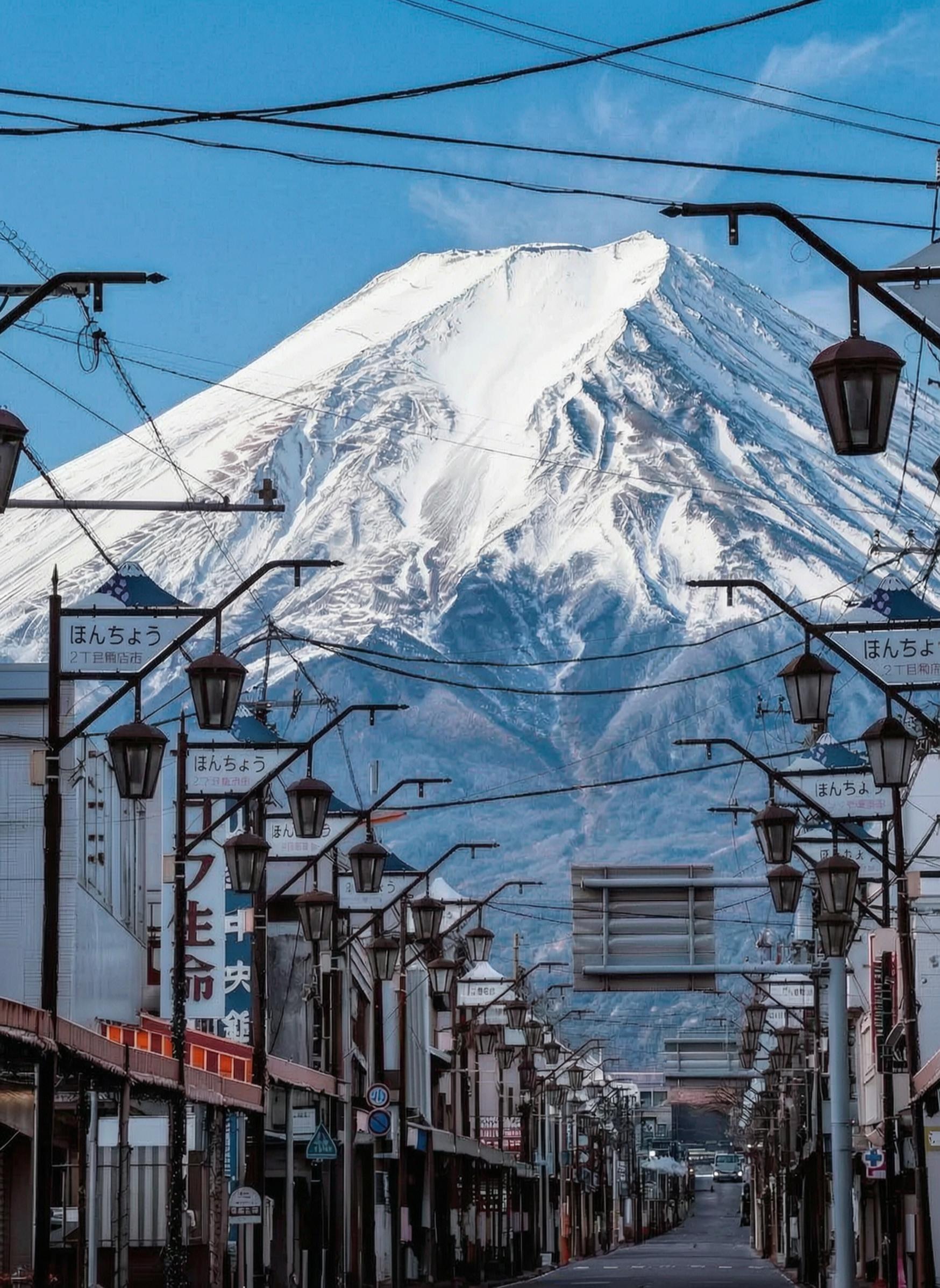Tokyo Day Trip: Mt. Fuji, Chureito Pagoda & Oshino Hakkai