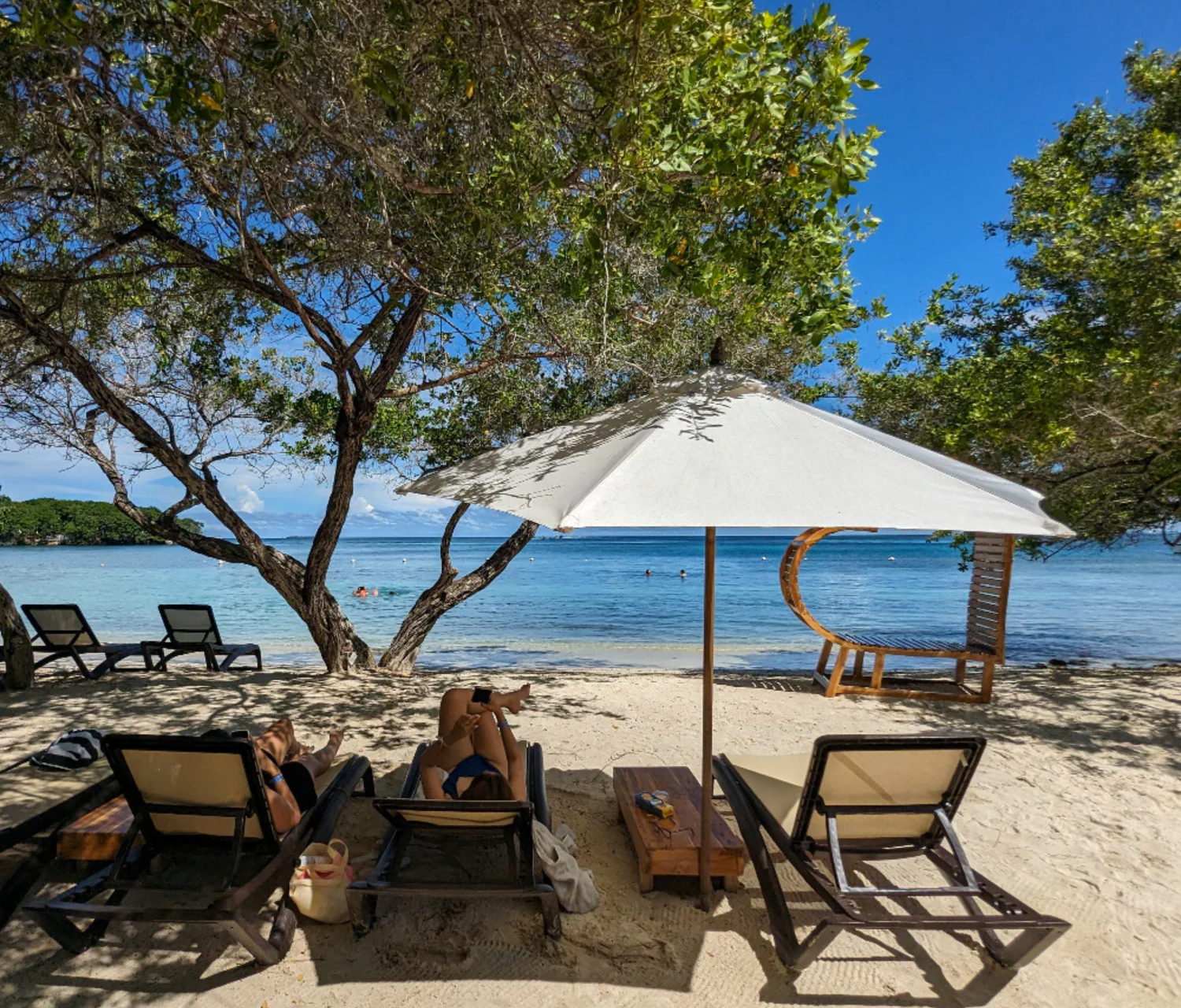 Rosario Islands Full-Day Cruise: Snorkeling, Lunch & Beach Clubs