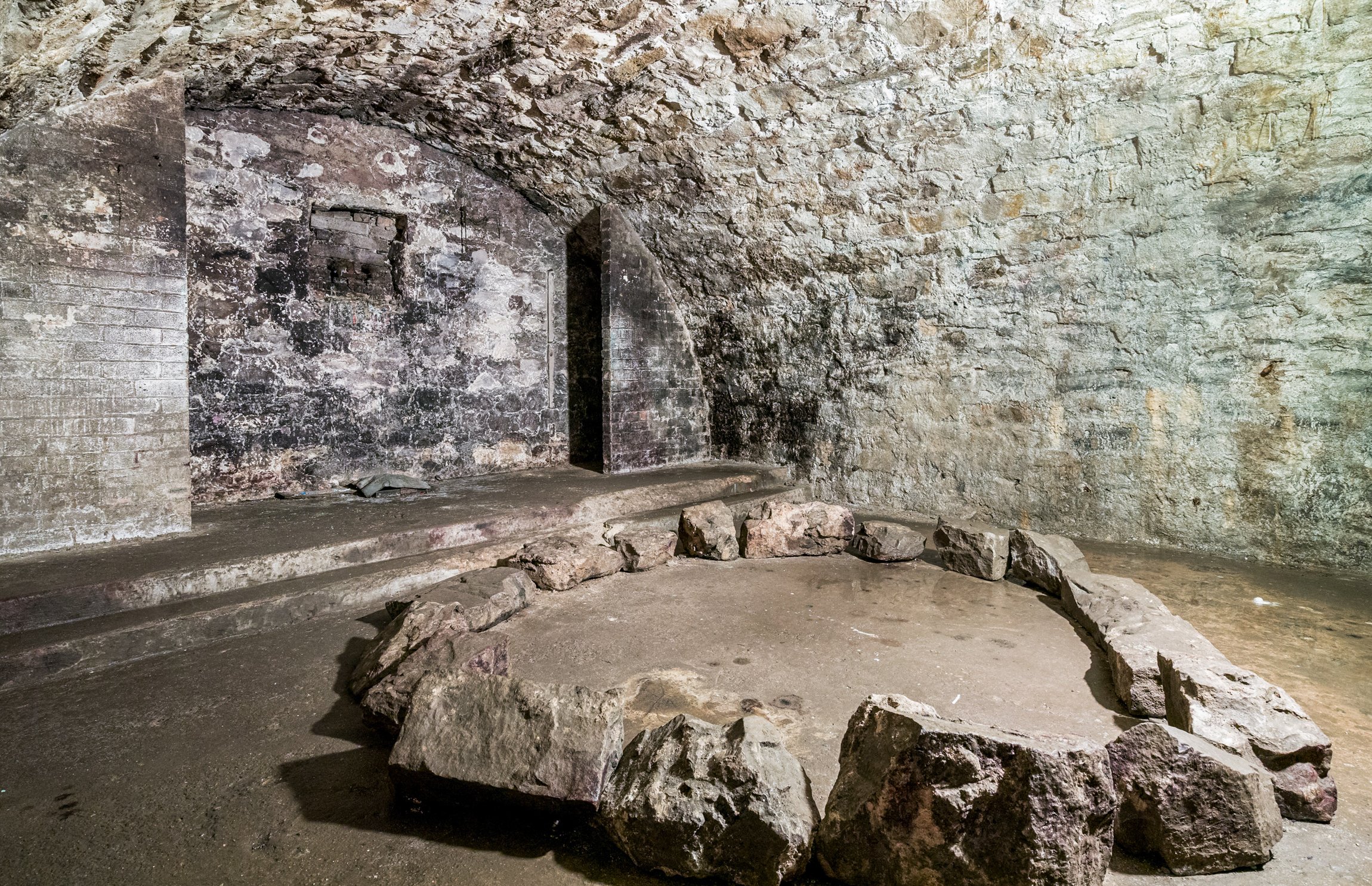 Edinburgh: Late-Night Underground Vaults Terror Tour