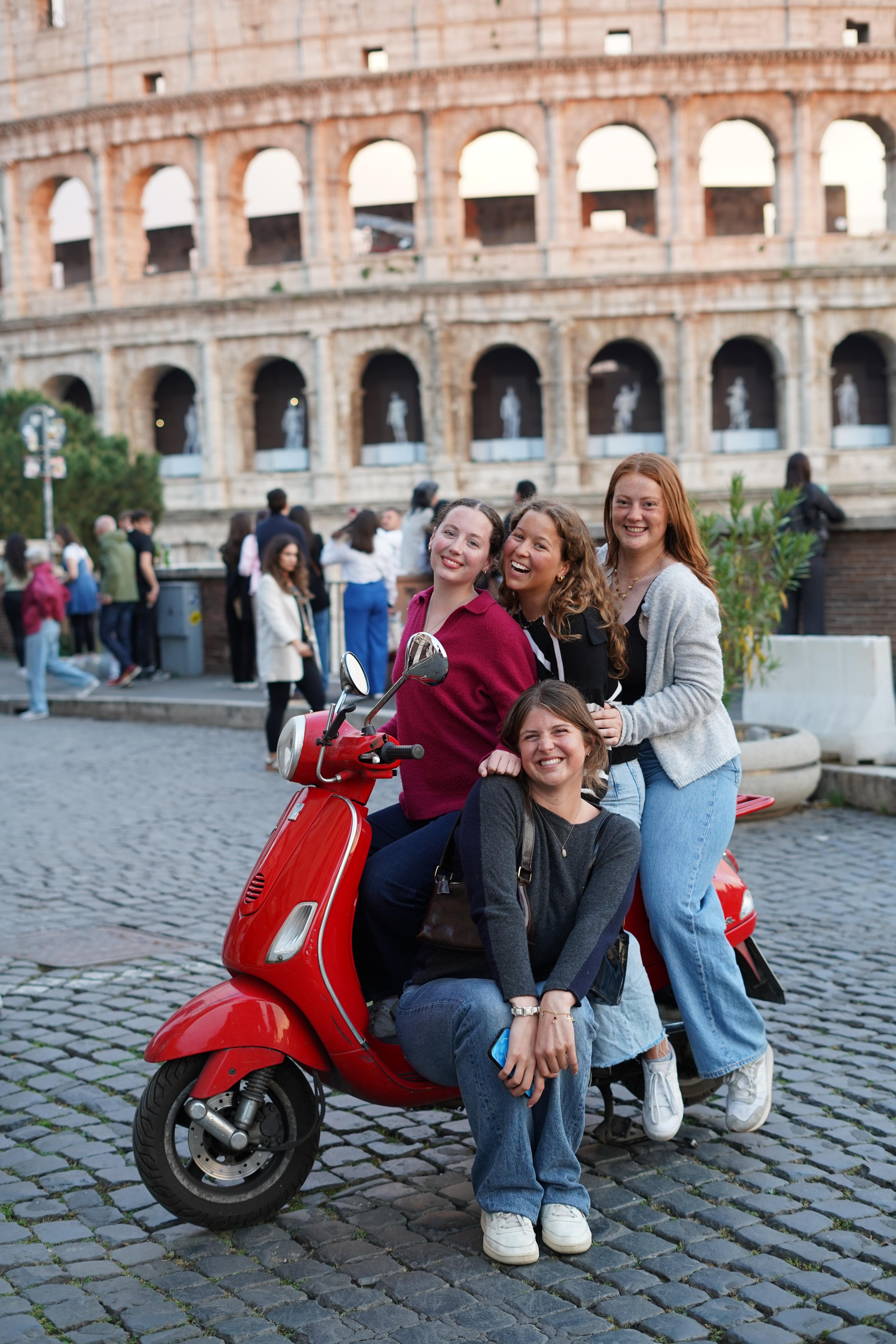 Rome: Vespa Photo Tour with Historic City Highlights - 2026 (Verified Reviews)