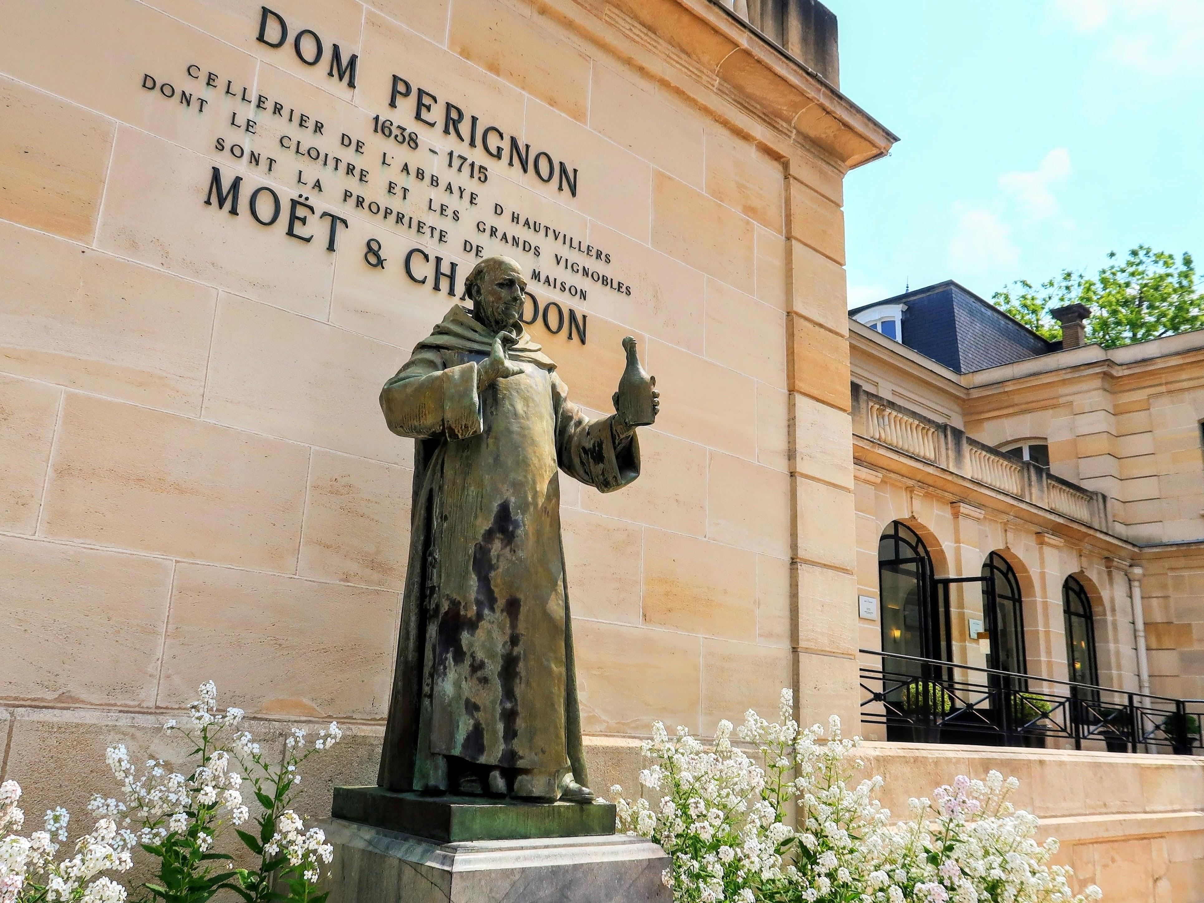Moet et Chandon Tasting and Fun Private Tour in Champagne