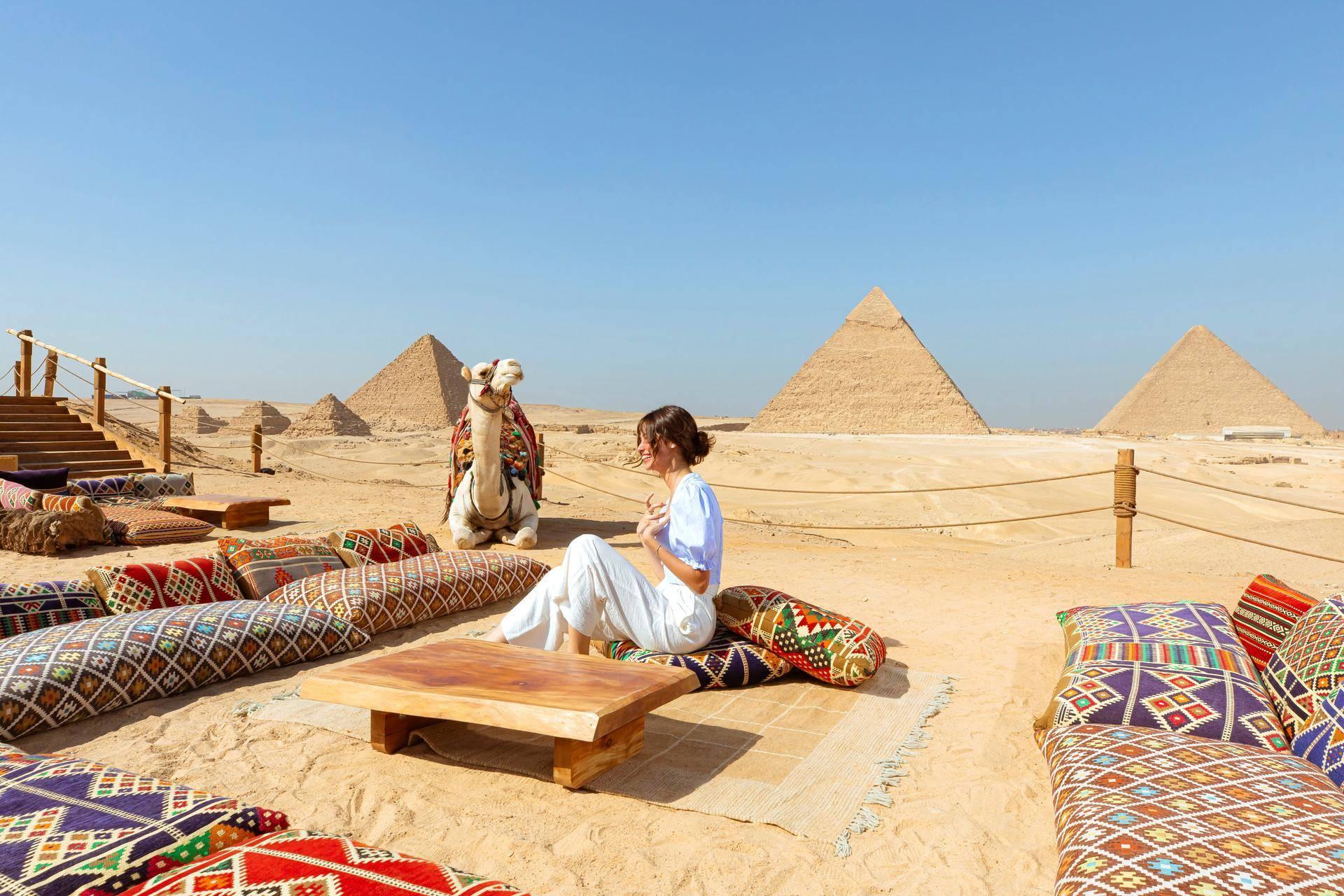 Private Giza Pyramids & Sphinx Tour with Lunch