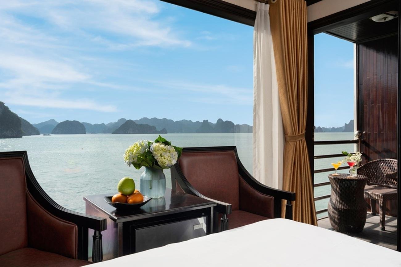 2-Day Halong & Bai Tu Long Bay 5-Star Cruise from Hanoi