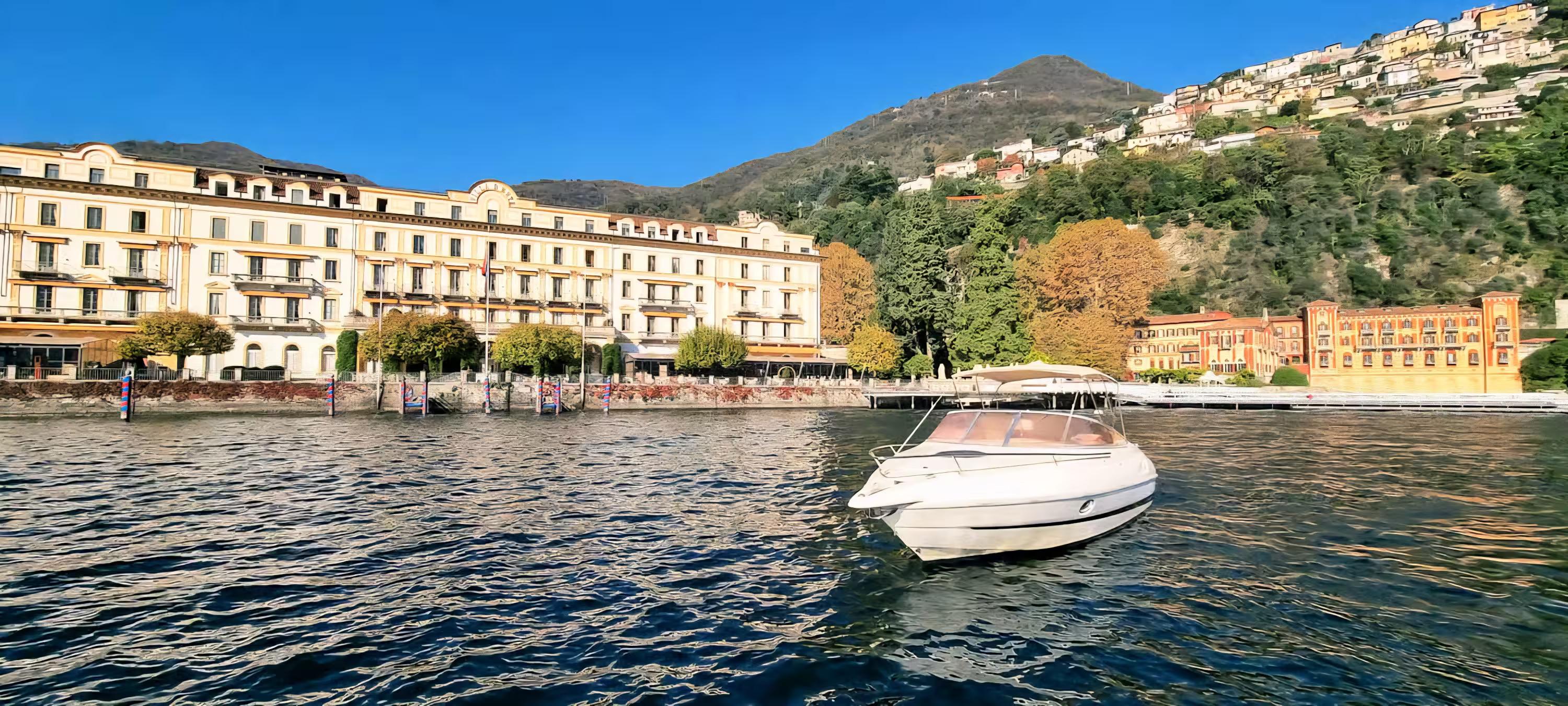 Lake Como: Private Boat Tour with Prosecco Aperitif