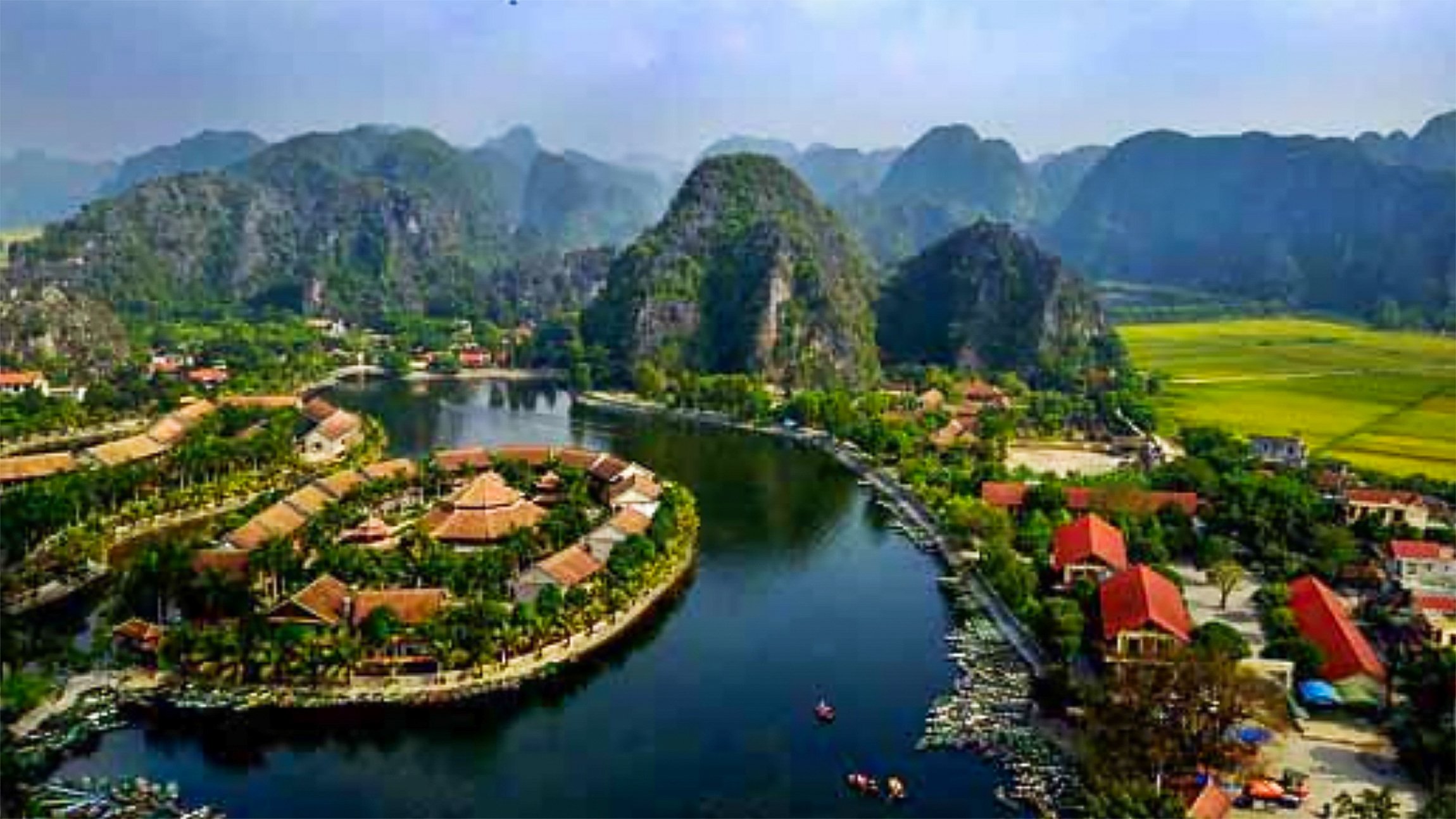 Hanoi to Ninh Binh: Hoa Lu, Tam Coc or Trang An & Mua Cave Day Tour