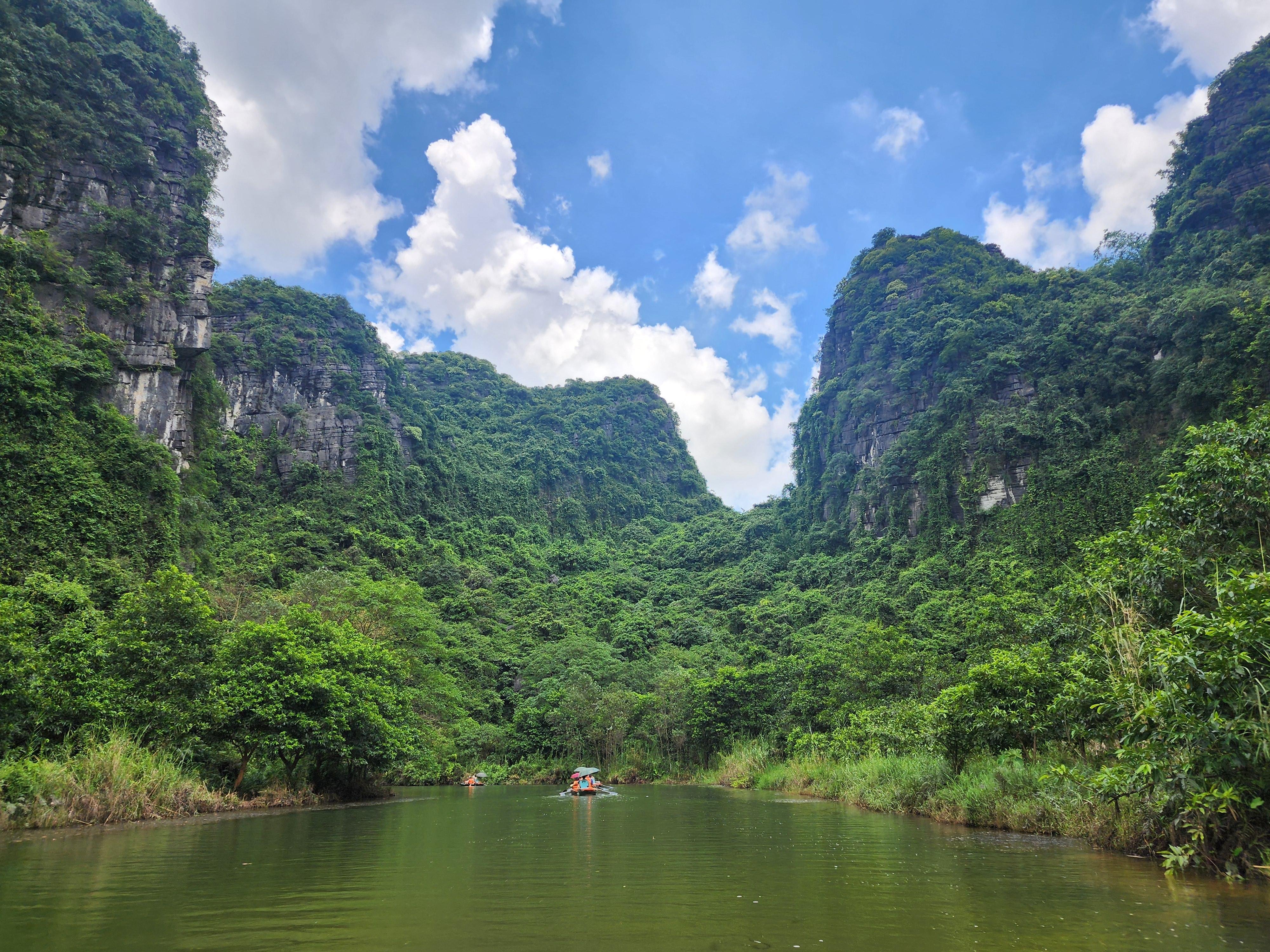Ninh Binh Full-Day Tour: Hoa Lu or Bai Dinh, Trang An & Mua Cave