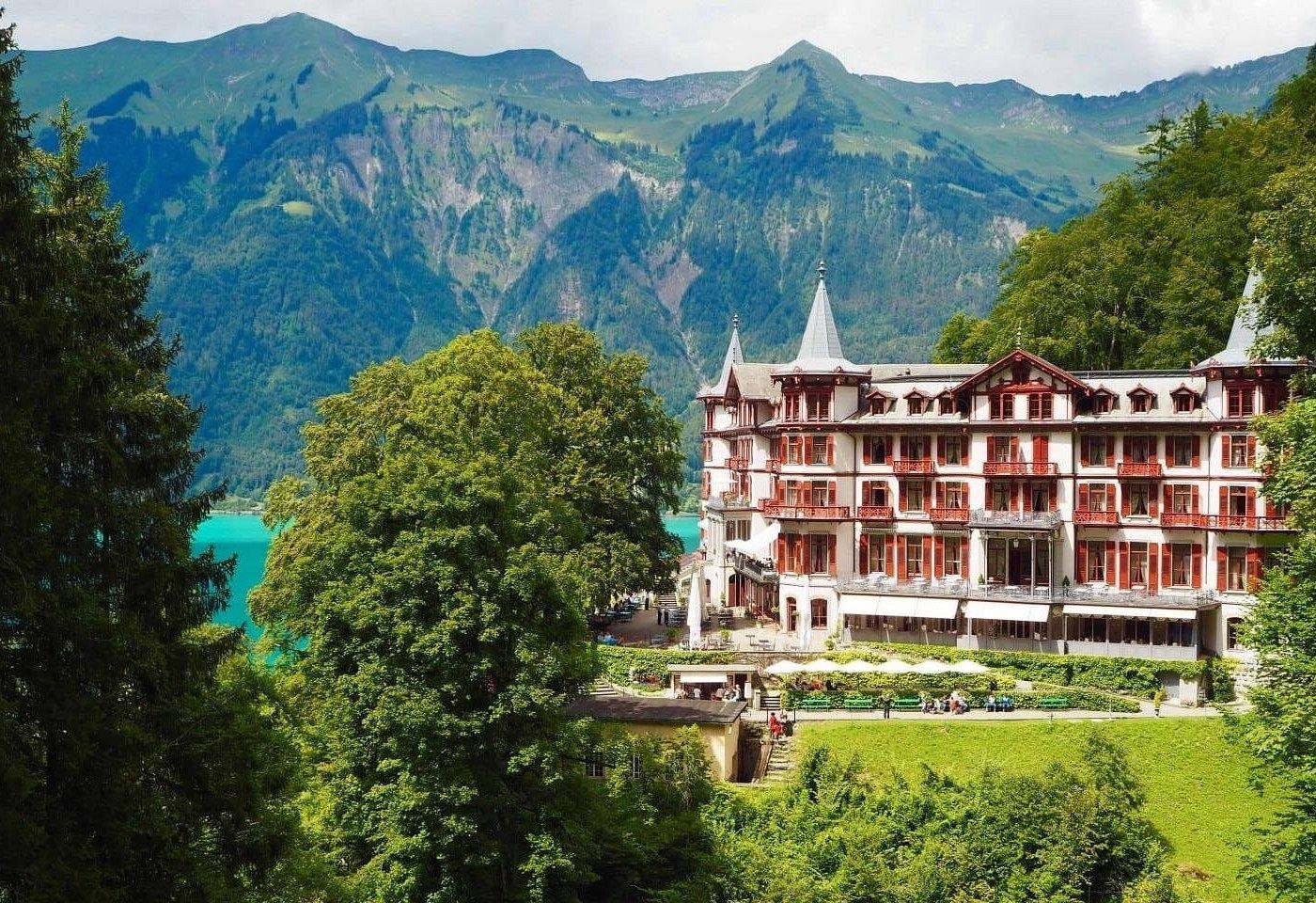 Private Day Trip: Interlaken, Lake Brienz & Giessbach Falls from Basel